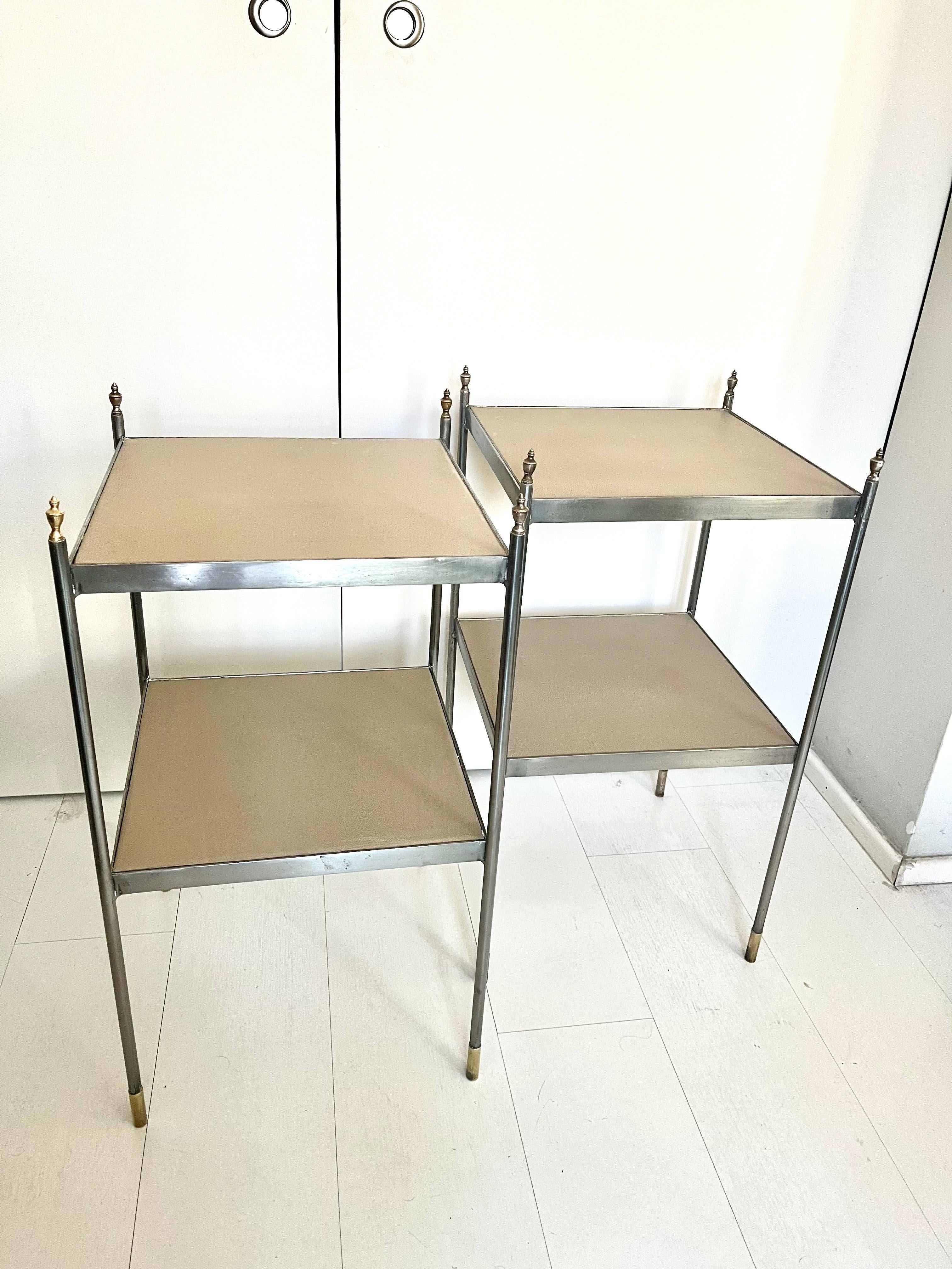 Pair of 1970s Chrome and Brass Leather Jansen Style Side Tables im Angebot 3