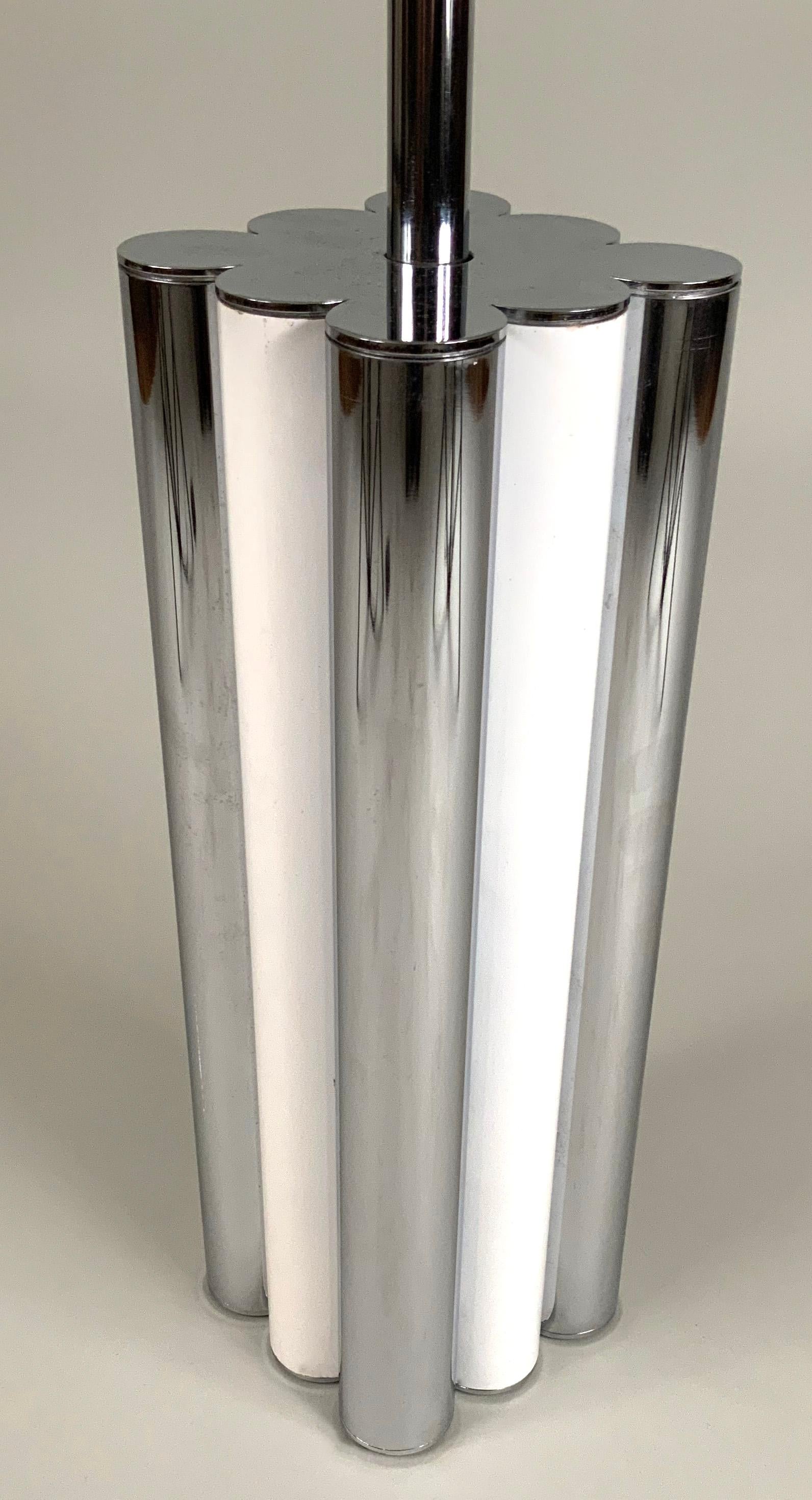 Mid-Century Modern Pair of 1970s Chrome and White Lacquer Tubular Lamps by Mutual Sunset