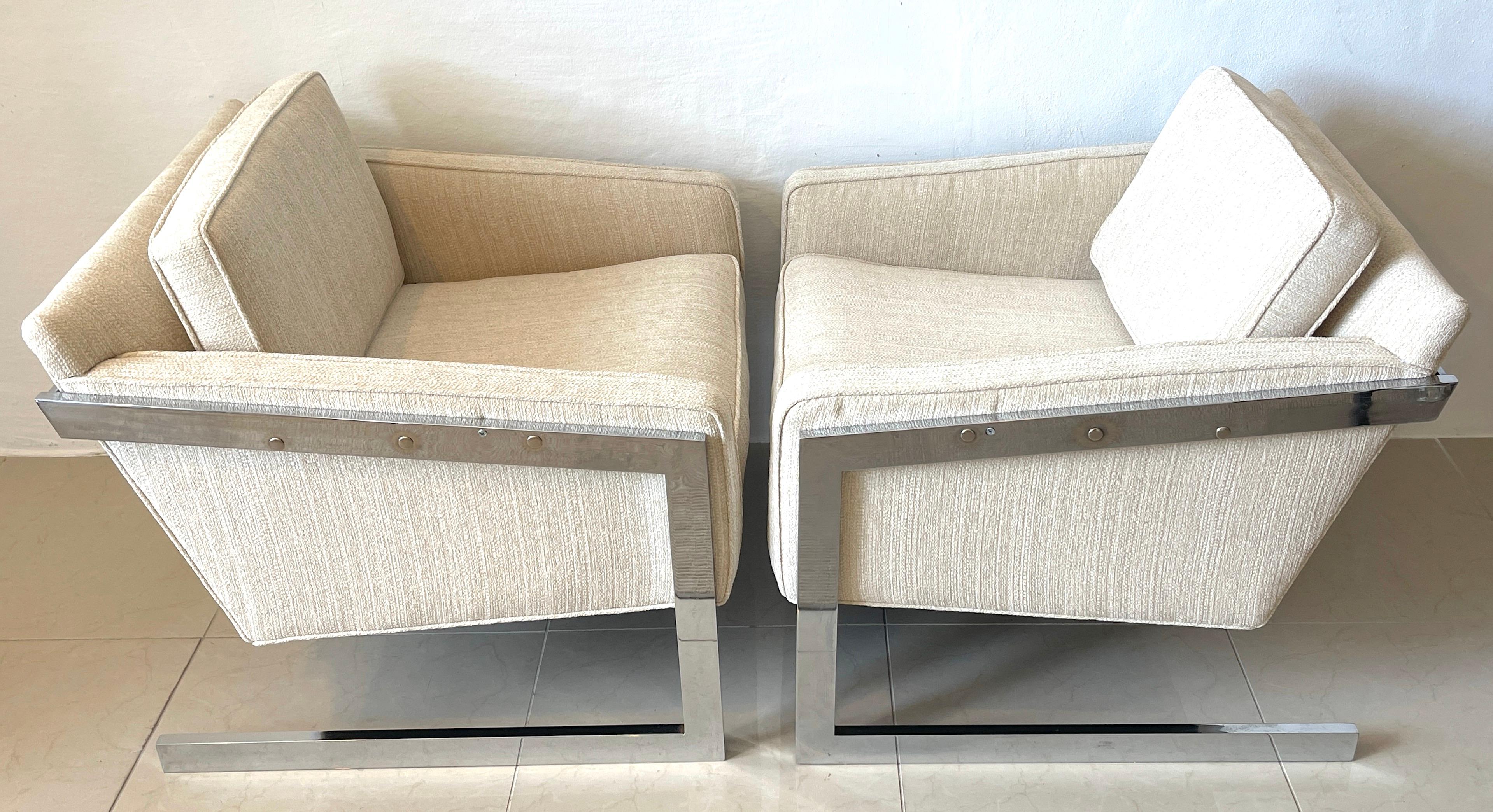 Mid-Century Modern Pair of 1970s Chrome Cantilever Club Chairs, Newly Upholstered For Sale