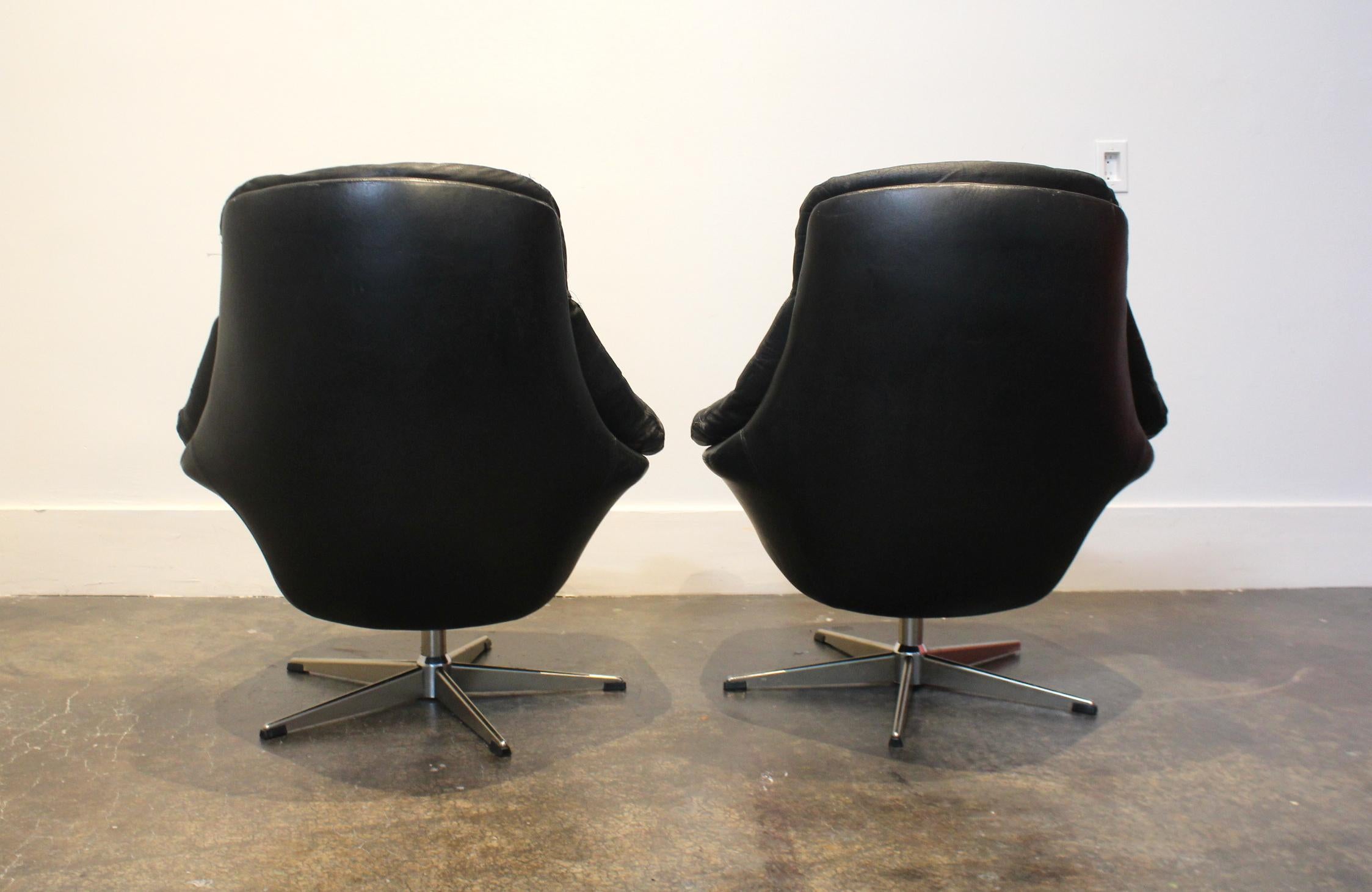 Steel Pair of 1970s Danish Leather Lounge Chairs and Ottoman by H.W. Klein for Bramin For Sale