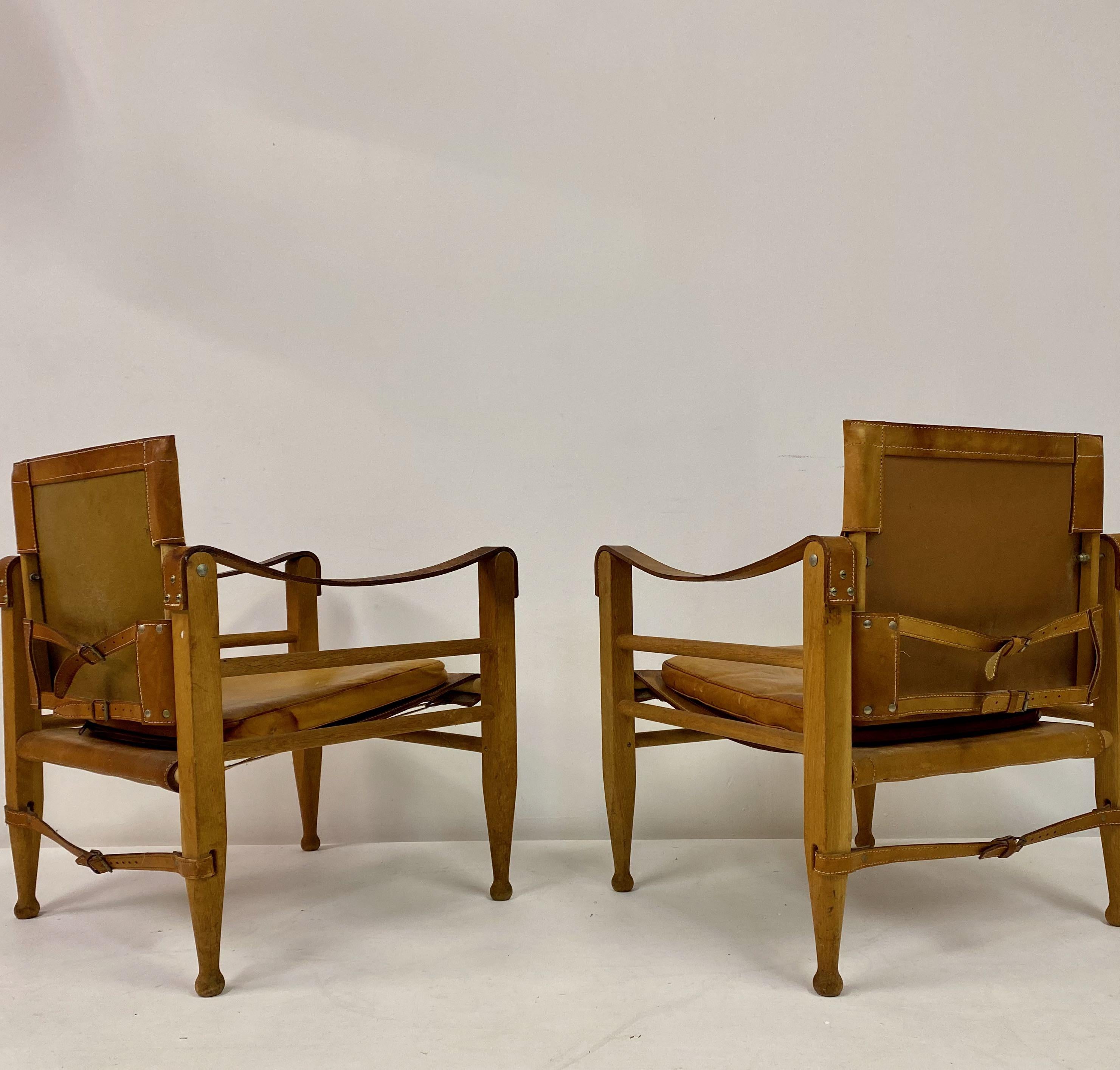 Pair of 1970s Danish Safari Chairs in Oak and Leather 6
