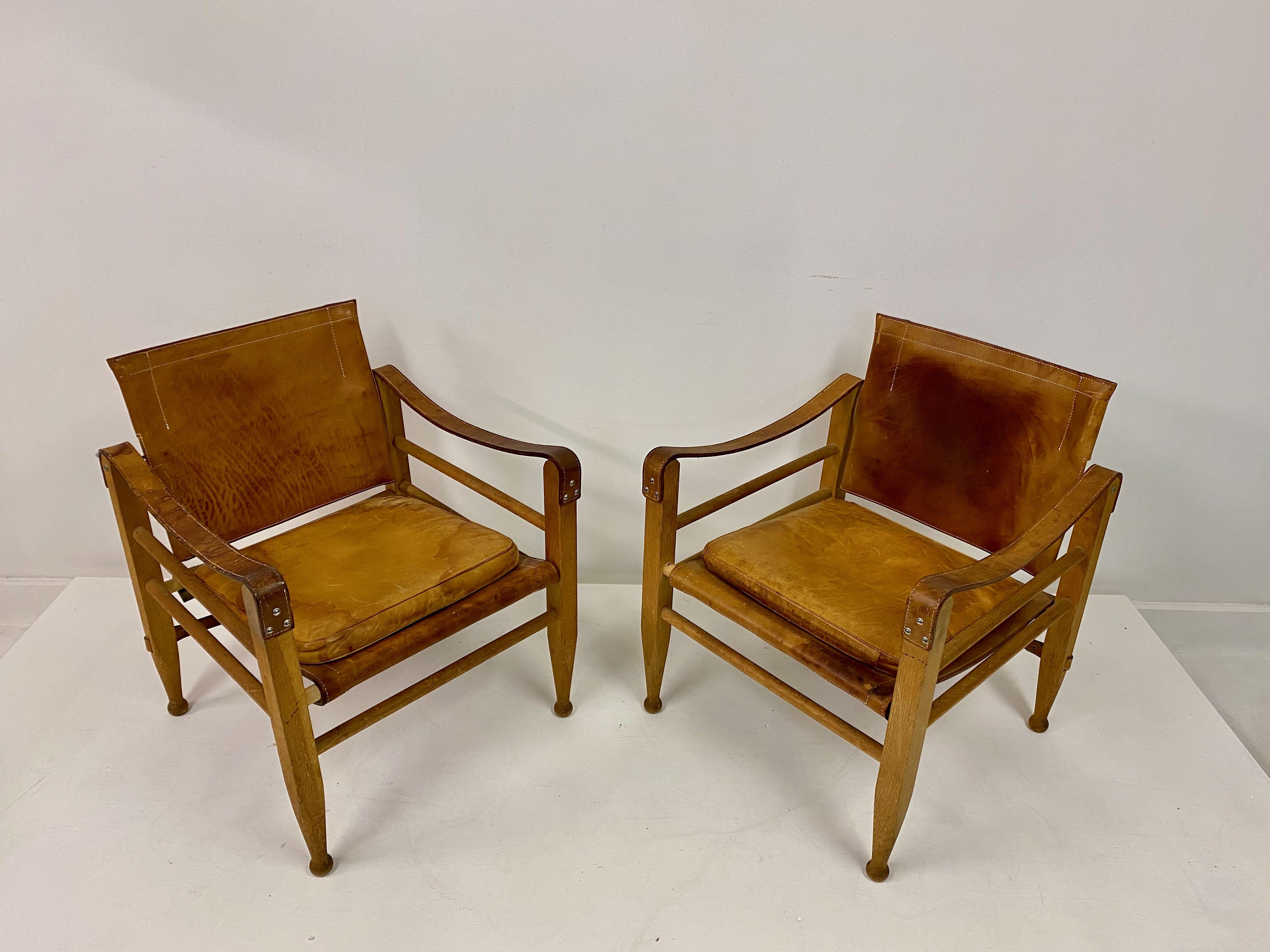 Pair of 1970s Danish Safari Chairs in Oak and Leather 3