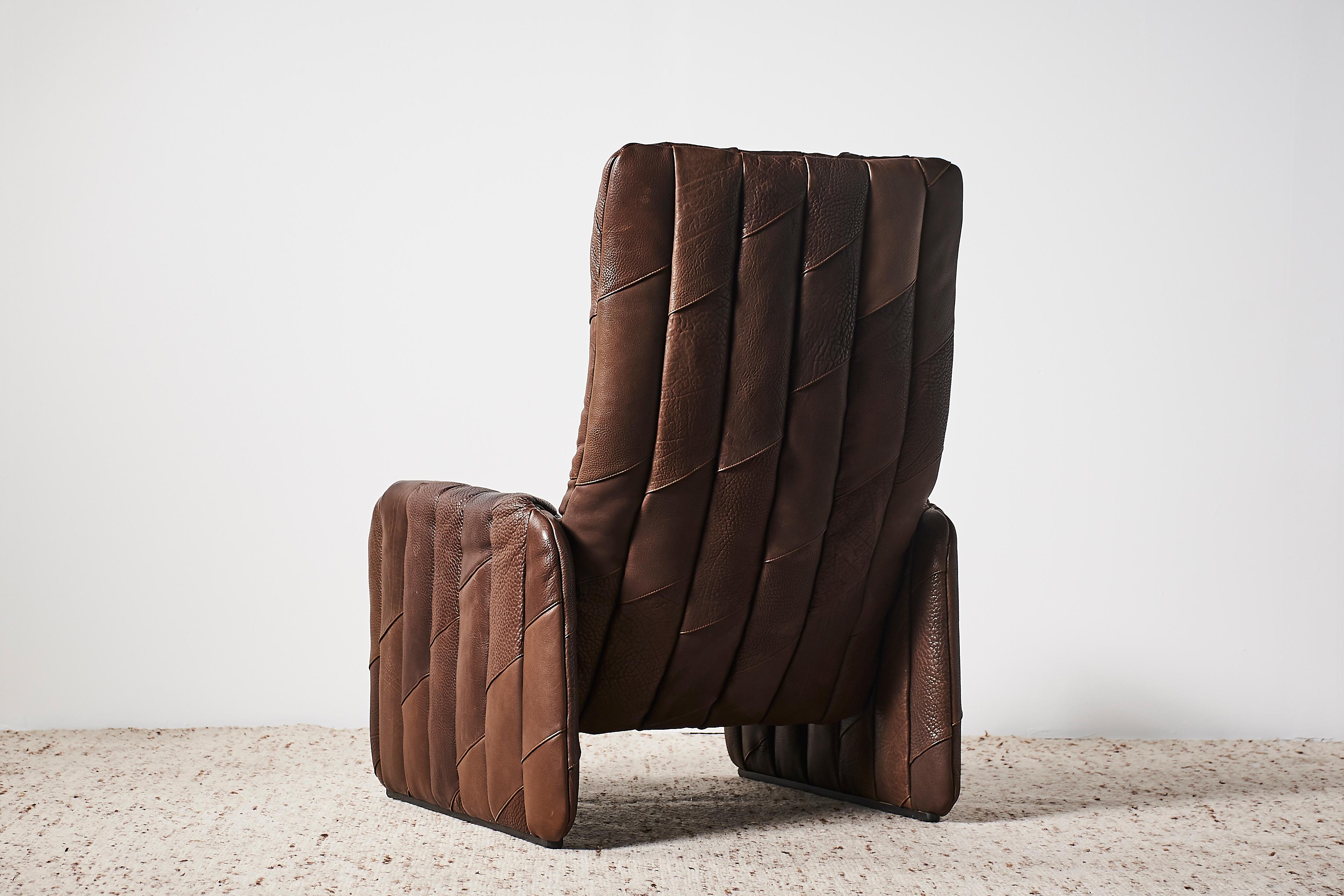 Pair of 1970s De Sede Patchwork Buffalo Leather Reclining Lounge Chairs DS-50 2