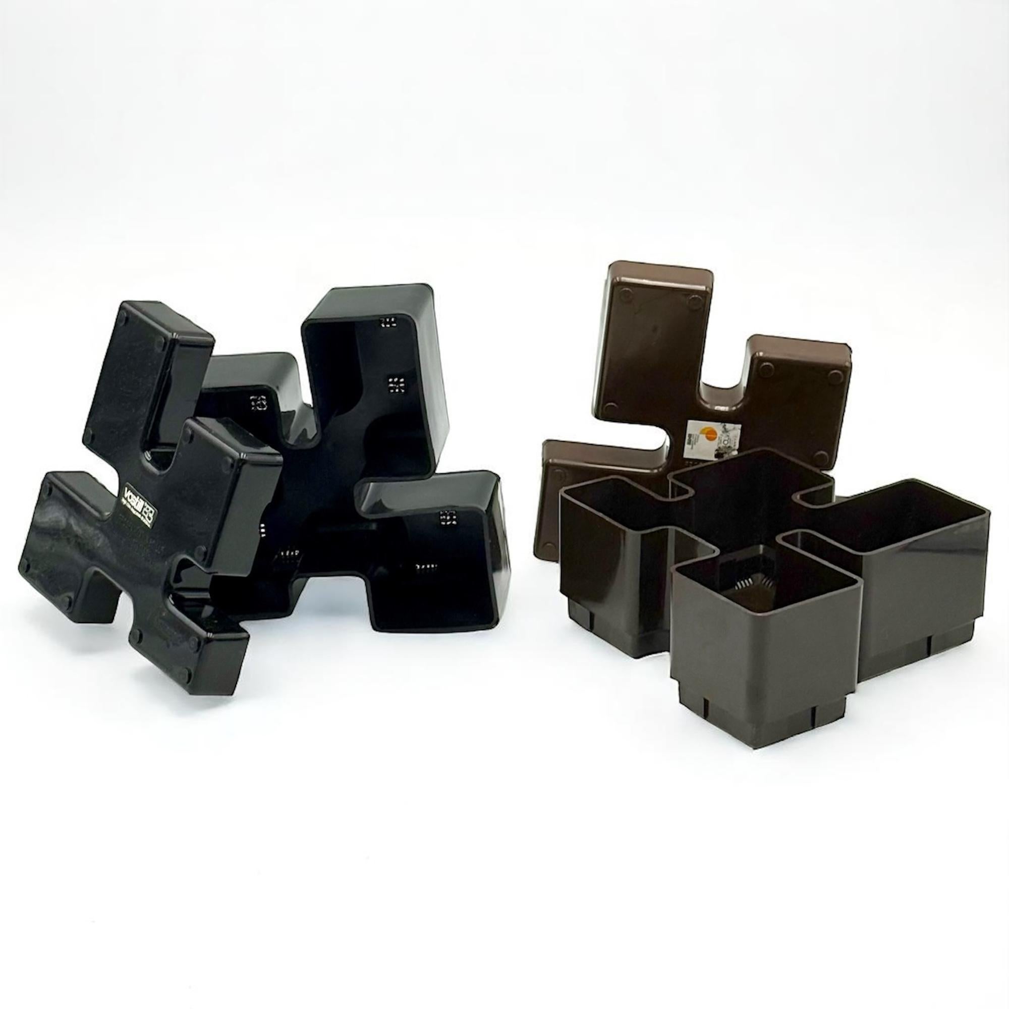 Plastica Coppia di fioriere modulari di design degli anni '70 di Micheal McCann per Vastill Italia in vendita