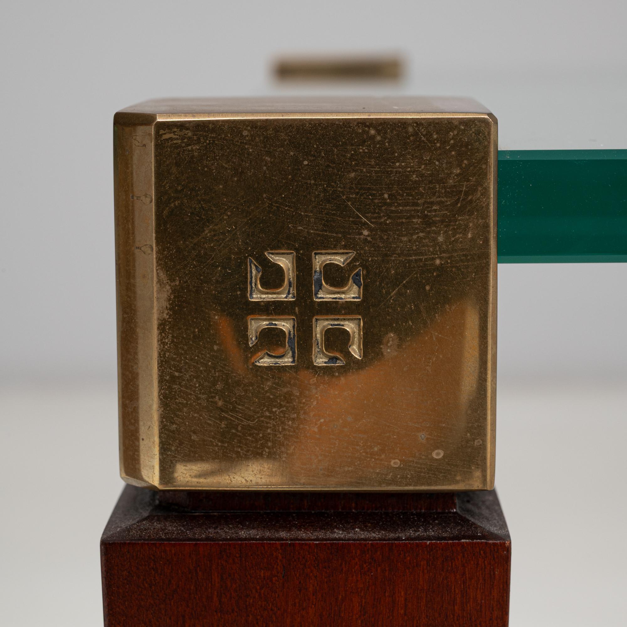 Paire de tables basses carrées en verre et laiton Peter Ghyczy, hollandaises, des années 1970 en vente 4