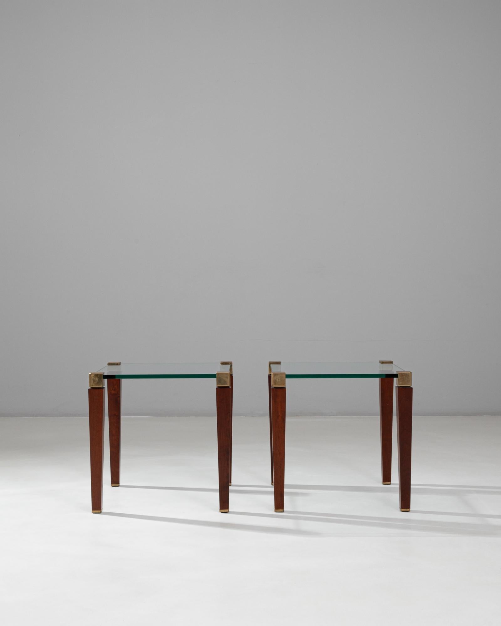 Néerlandais Paire de tables basses carrées en verre et laiton Peter Ghyczy, hollandaises, des années 1970 en vente