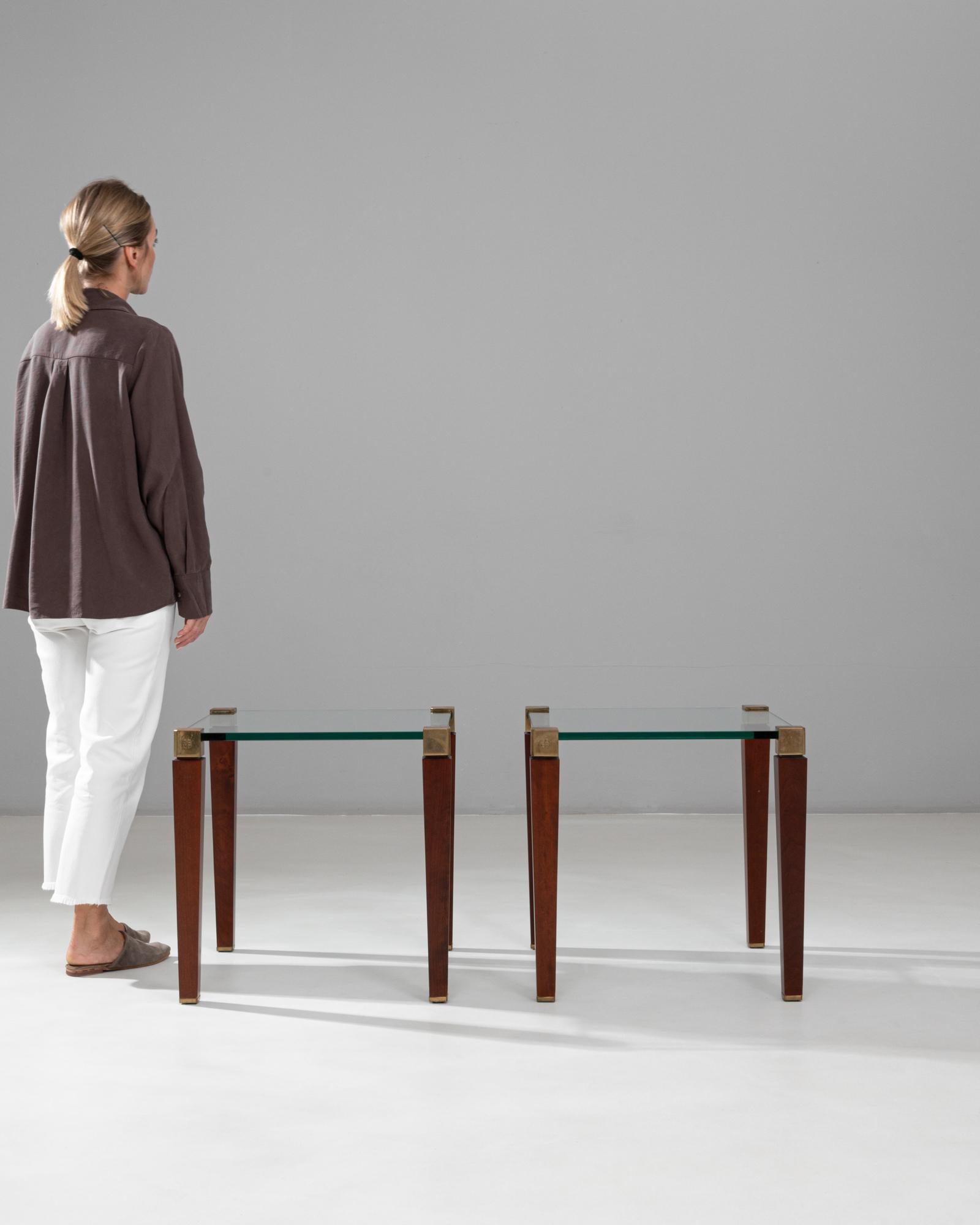 Paire de tables basses carrées en verre et laiton Peter Ghyczy, hollandaises, des années 1970 Bon état - En vente à High Point, NC