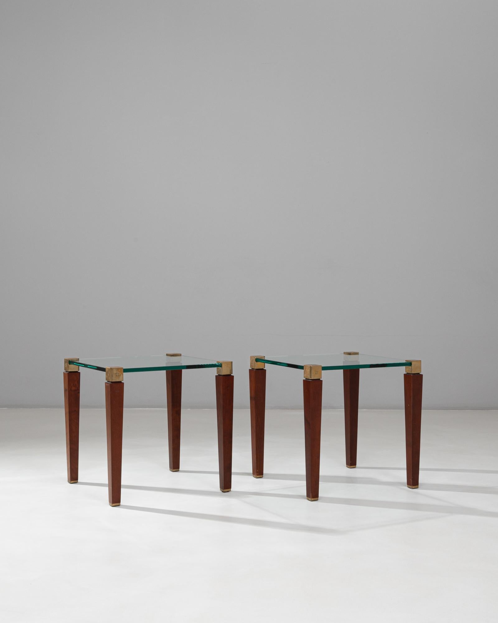 Paire de tables basses carrées en verre et laiton Peter Ghyczy, hollandaises, des années 1970 en vente 1