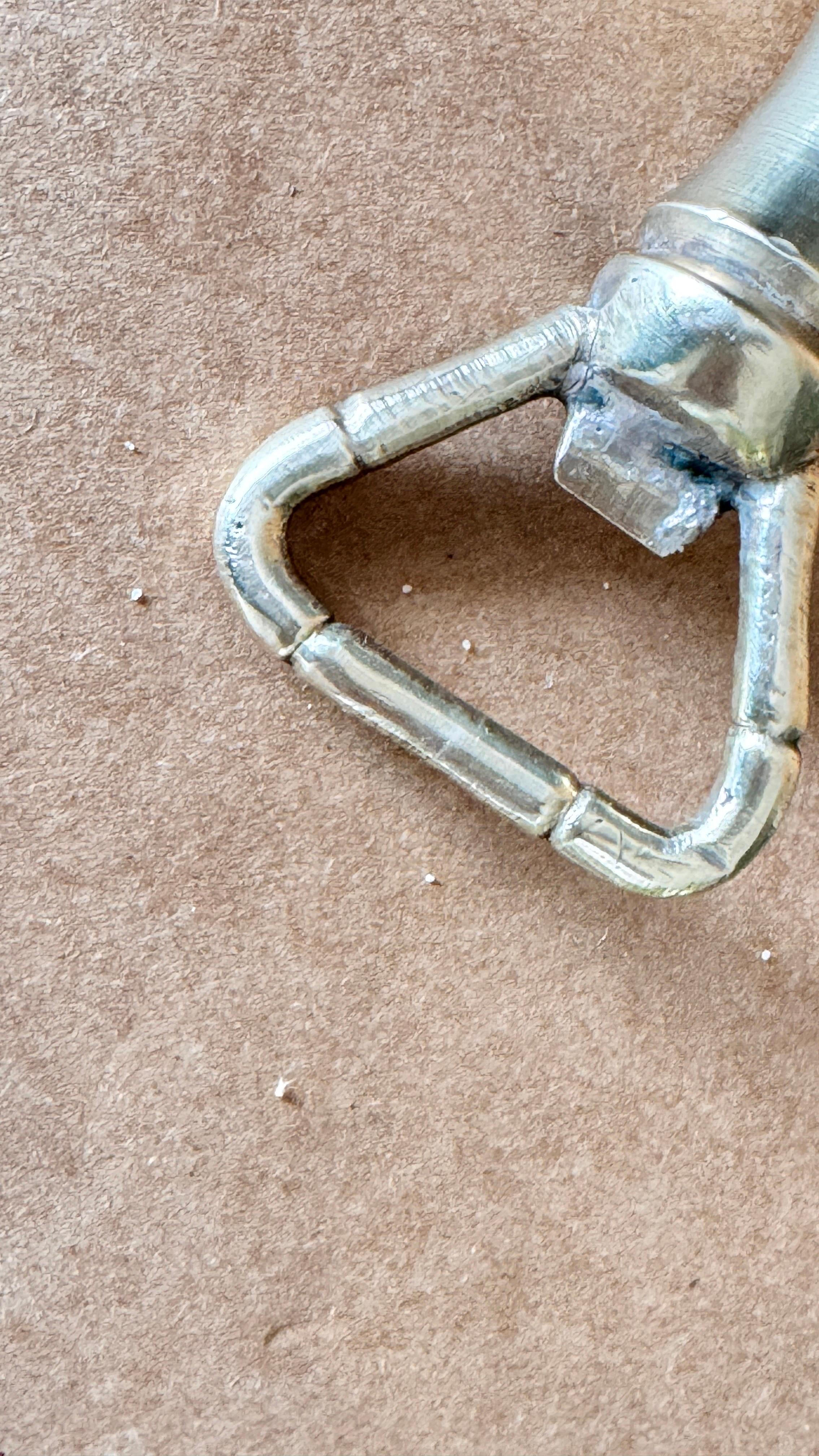 Fine XX secolo Coppia di apribottiglie francesi degli anni '70, cavatappi in argento e oro e finto bambù in ottone in vendita