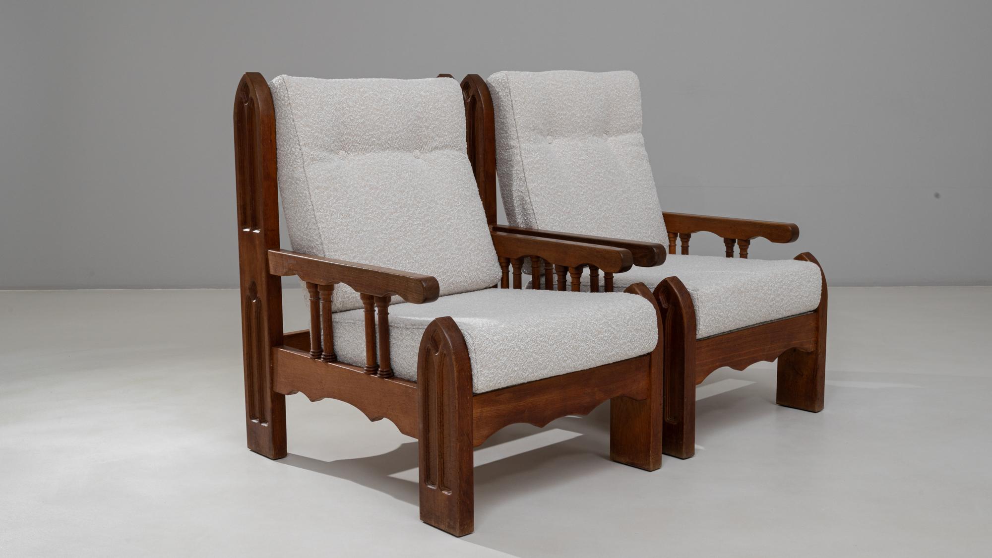 Pair of 1970s French Brutalist Upholstered Armchairs with Carved Details en vente 4