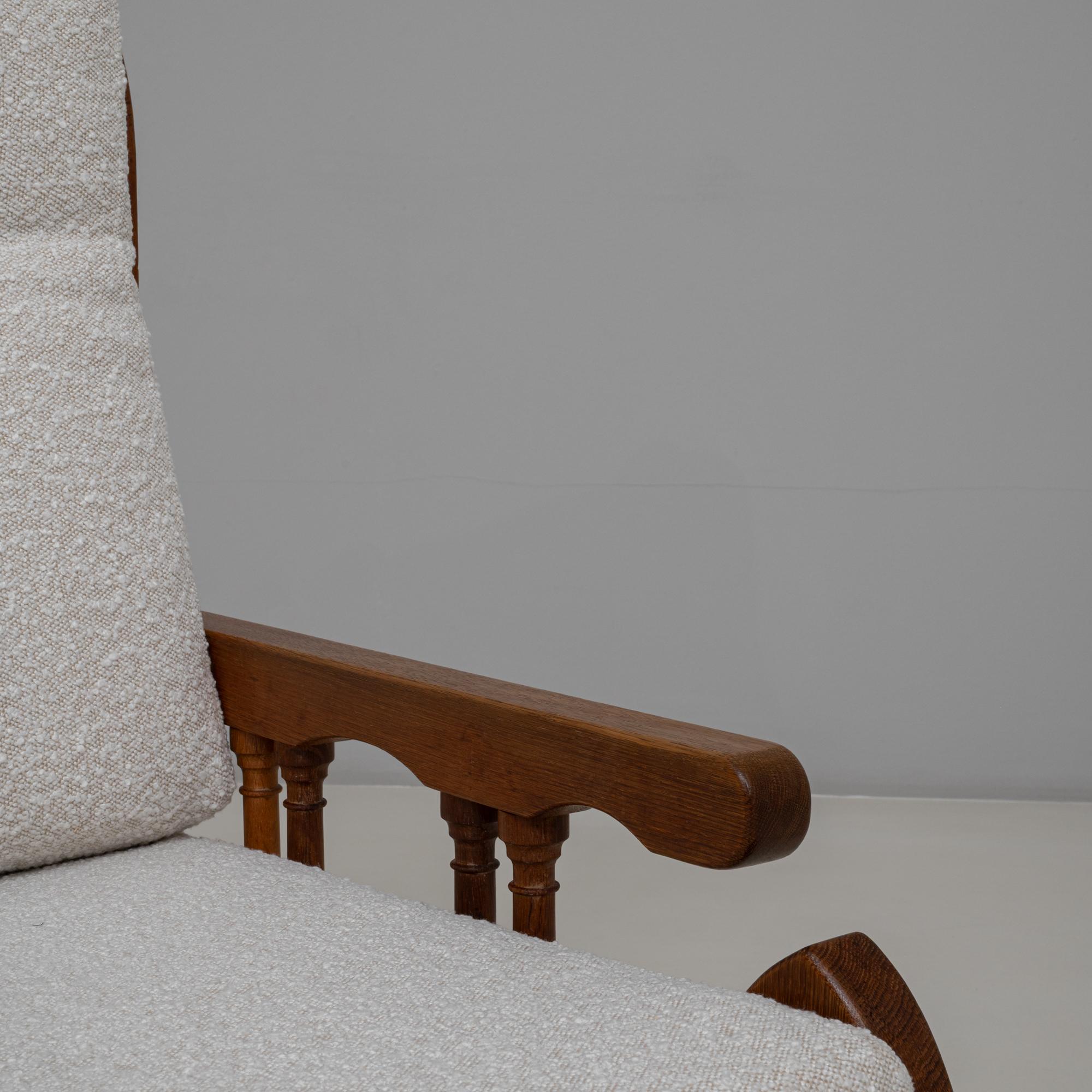 Pair of 1970s French Brutalist Upholstered Armchairs with Carved Details en vente 6