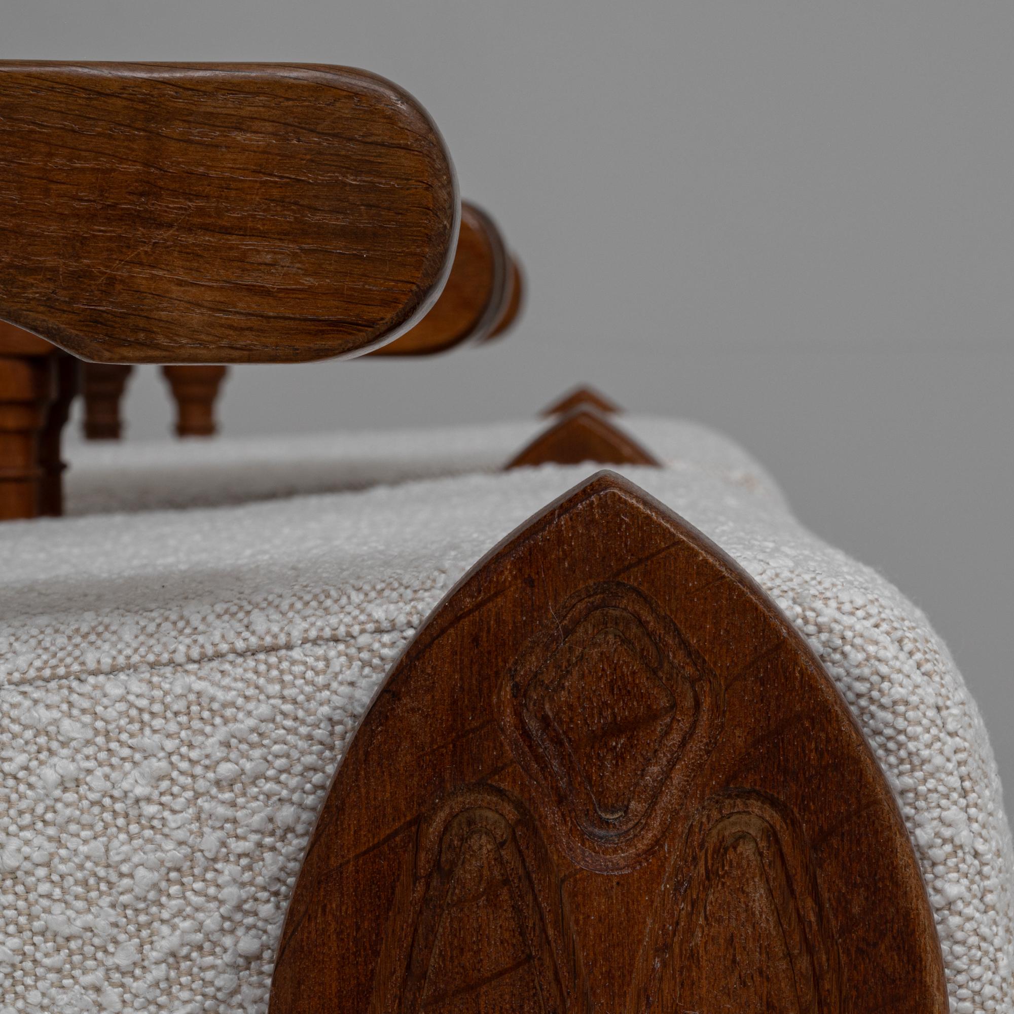 Pair of 1970s French Brutalist Upholstered Armchairs with Carved Details en vente 8