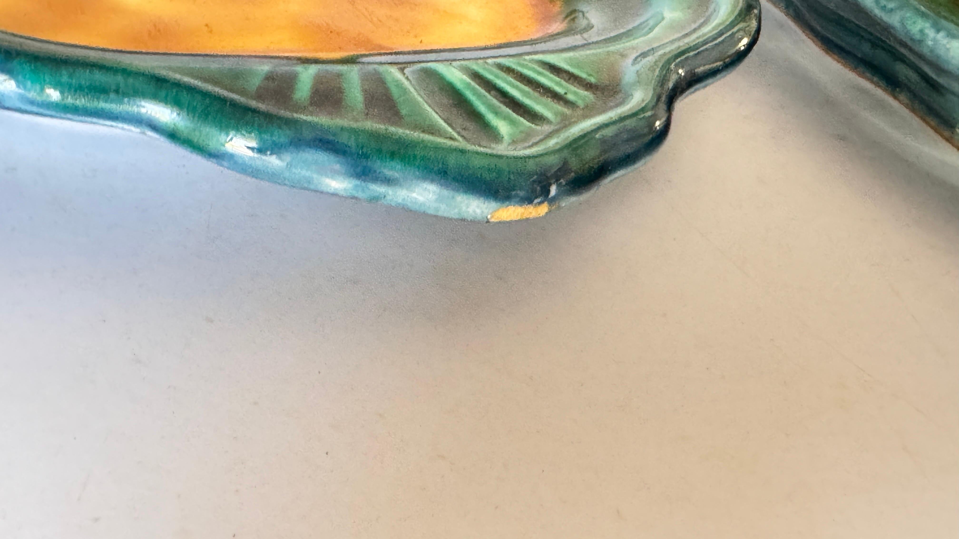 Faenza Coppia di piatti da portata in ceramica francese degli anni '70, design del bordo a strati, verde, giallo in vendita