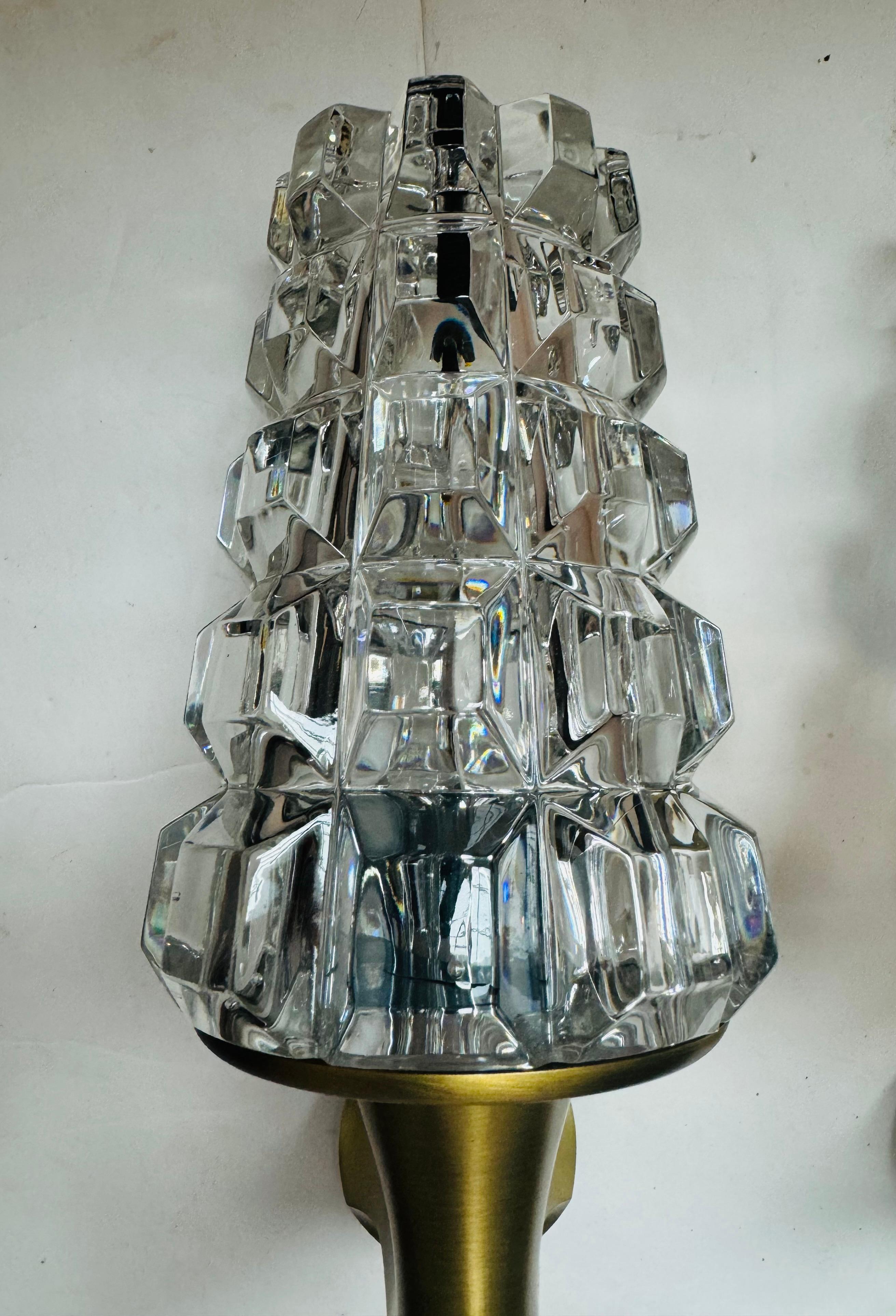 Pareja de lámparas de pared francesas de cristal de los años 70 de mediados de siglo Francés en venta