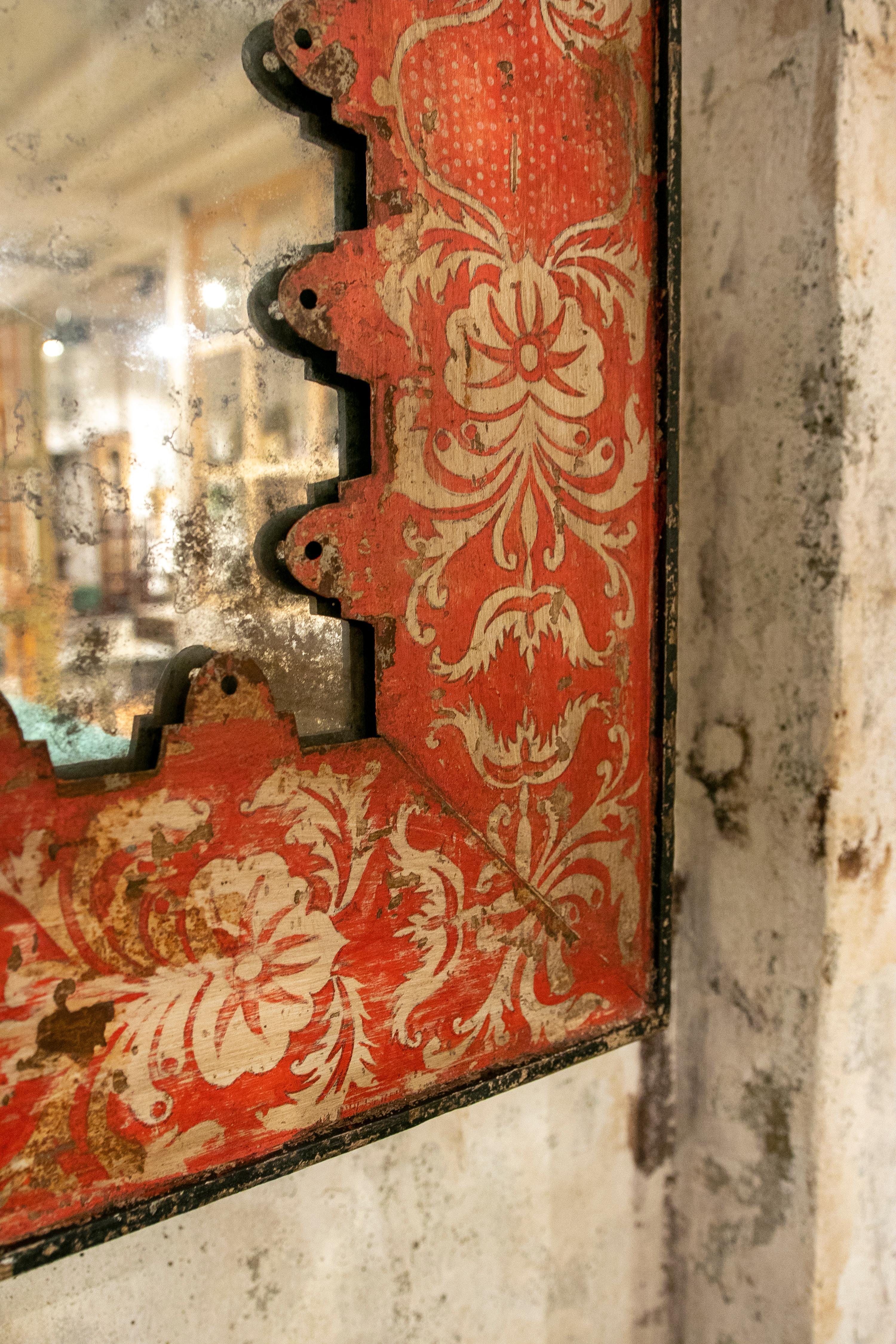 Français Paire de miroirs muraux en fer peint français des années 1970 en couleur rouge en vente