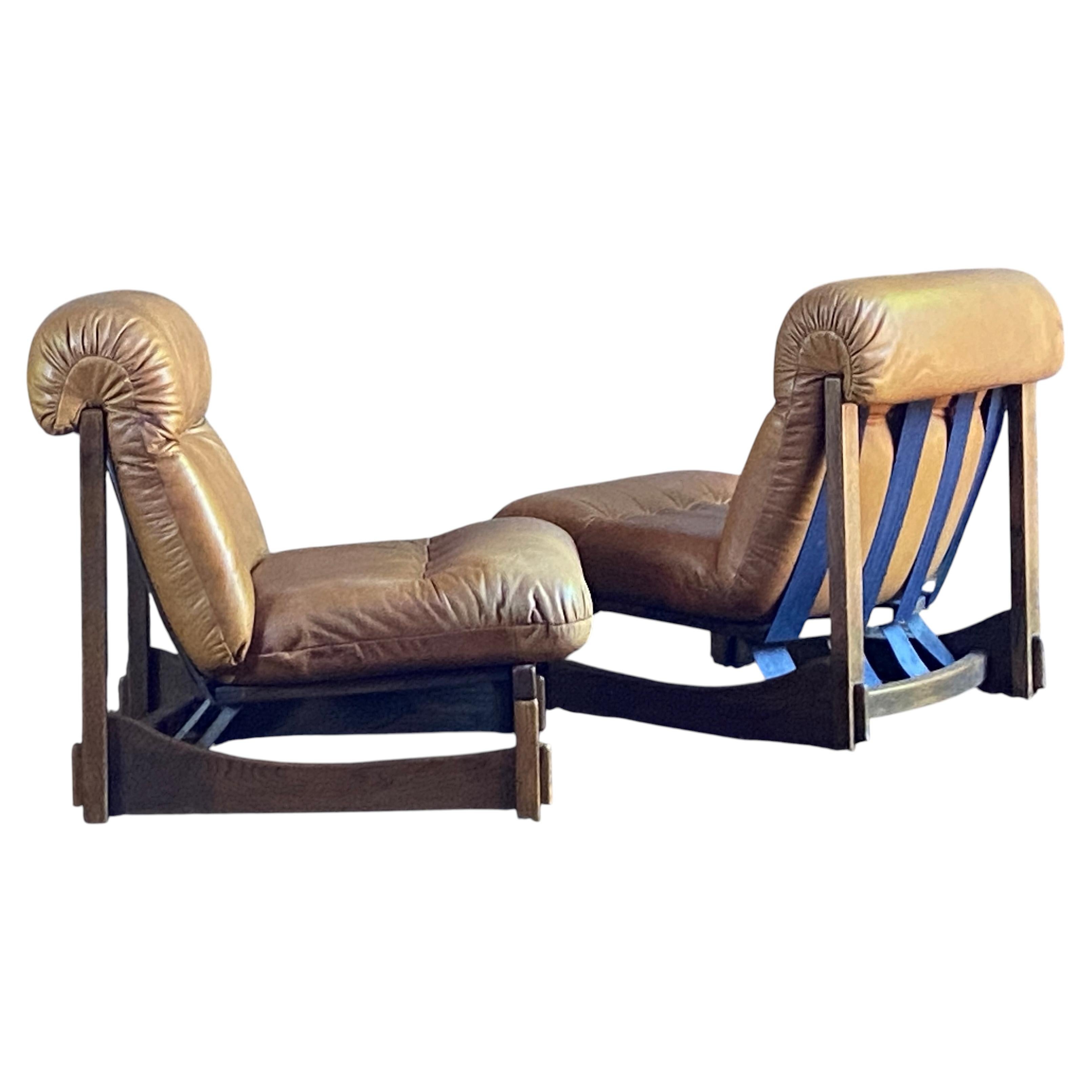 Ein Paar deutsche Lounge-Sessel im brutalistischen Stil aus den 1970er Jahren, aus Eiche und Leder – Carl Straub im Angebot