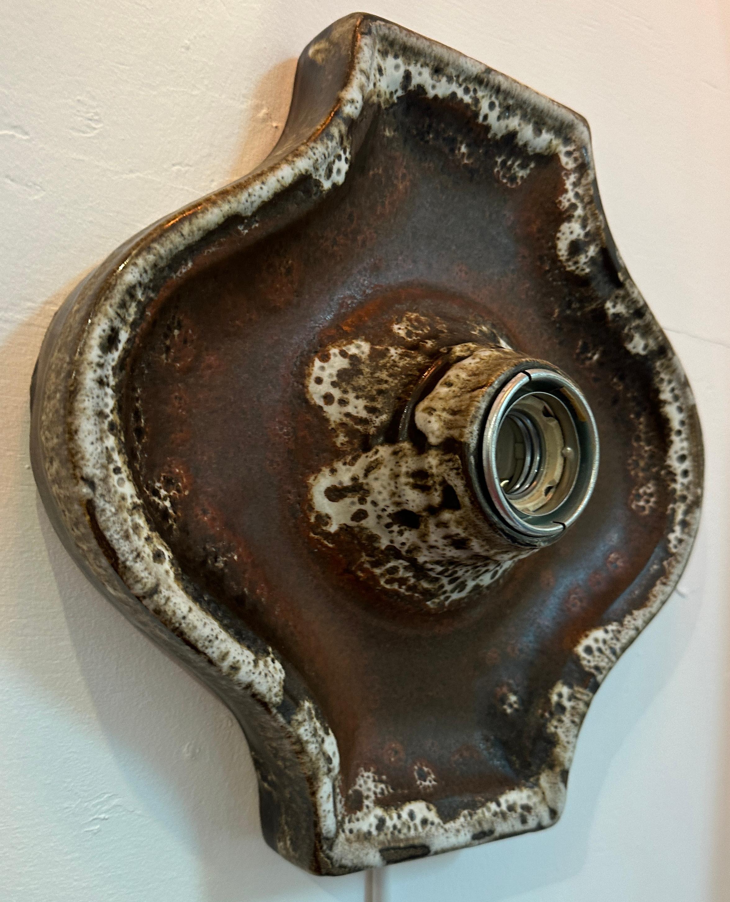 Pair of 1970s German Fat Lava Hustadt Brown & White Ceramic Wall Lights For Sale 12