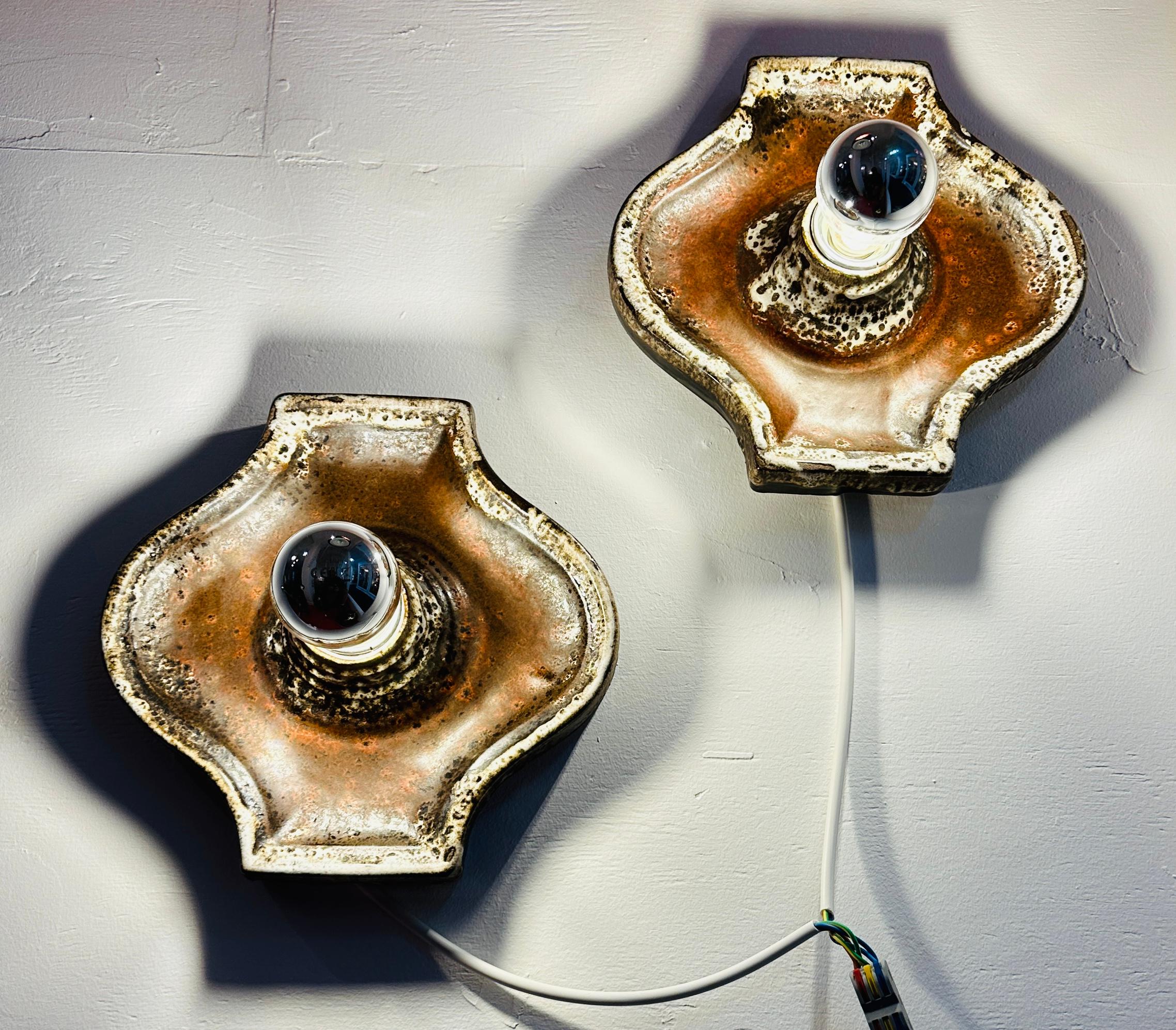Pair of 1970s German Fat Lava Hustadt Brown & White Ceramic Wall Lights In Good Condition For Sale In London, GB