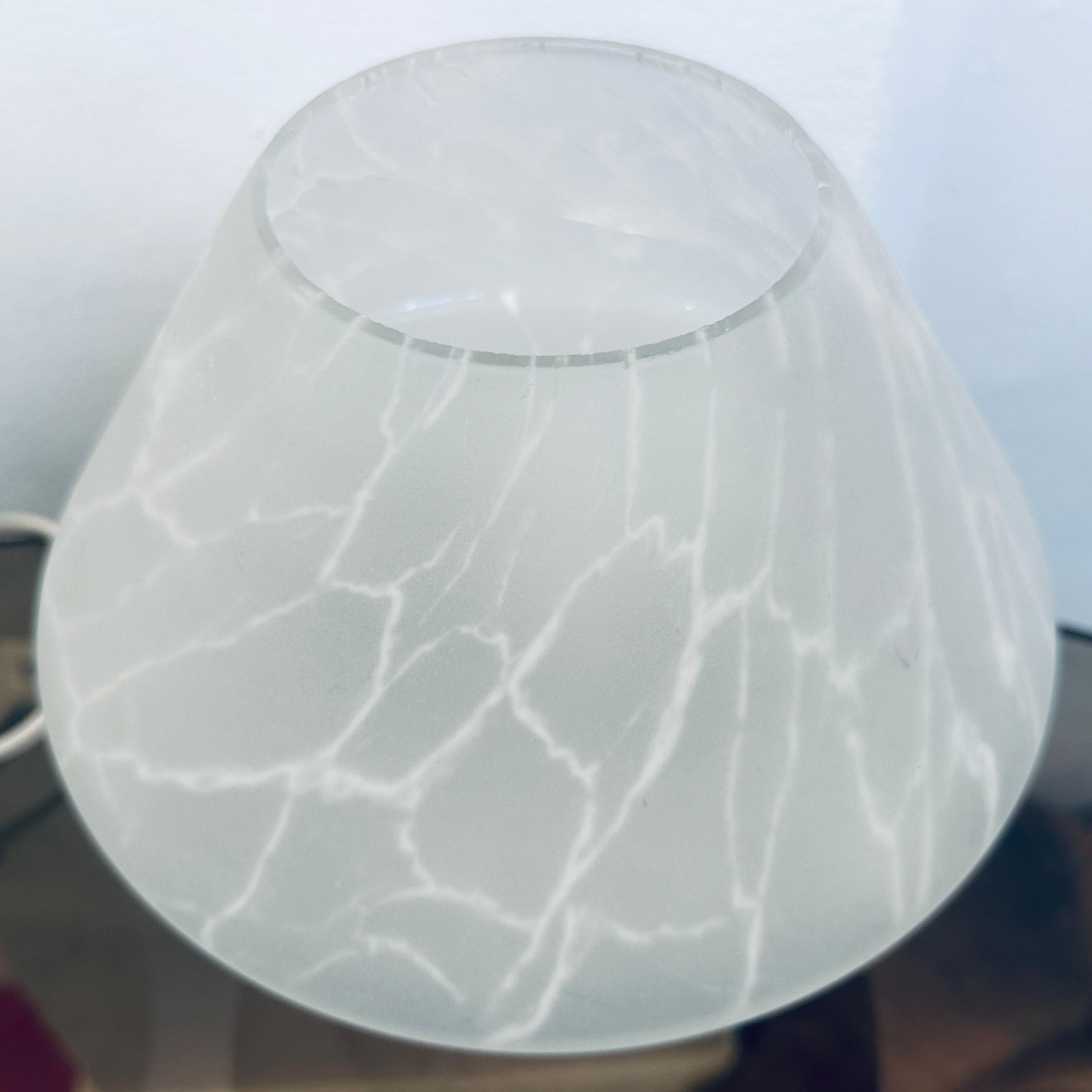 Paire de lampes de bureau champignons allemandes des années 1970 en verre dépoli et craquelé de style Putzler en vente 6