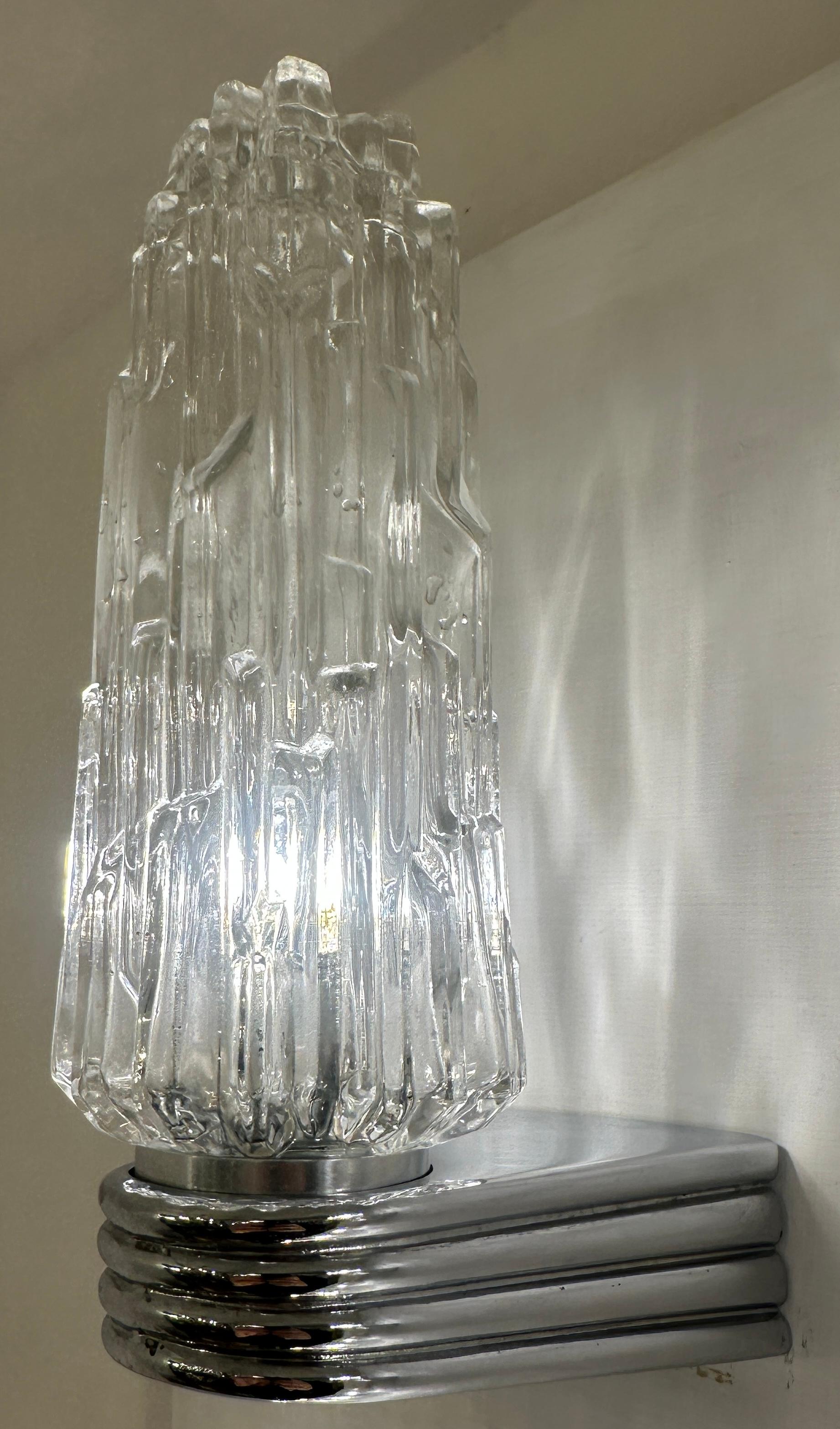 Pareja de apliques alemanes Hoffmeister Iceberg de cristal transparente y cromo de los años 70 en venta 2