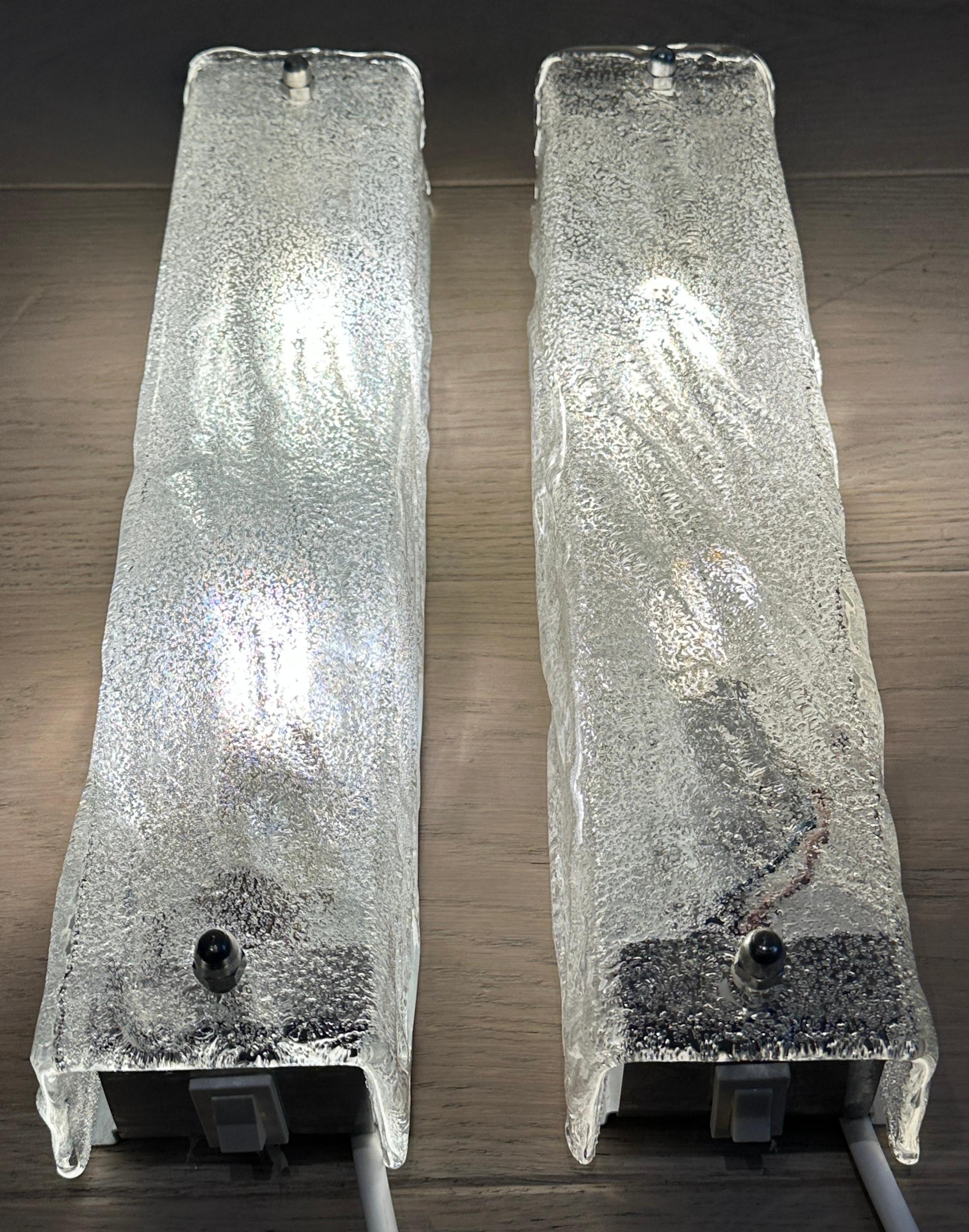 Pareja de apliques alemanes de cristal esmerilado Kaiser Leuchten de los años 70 en venta 1