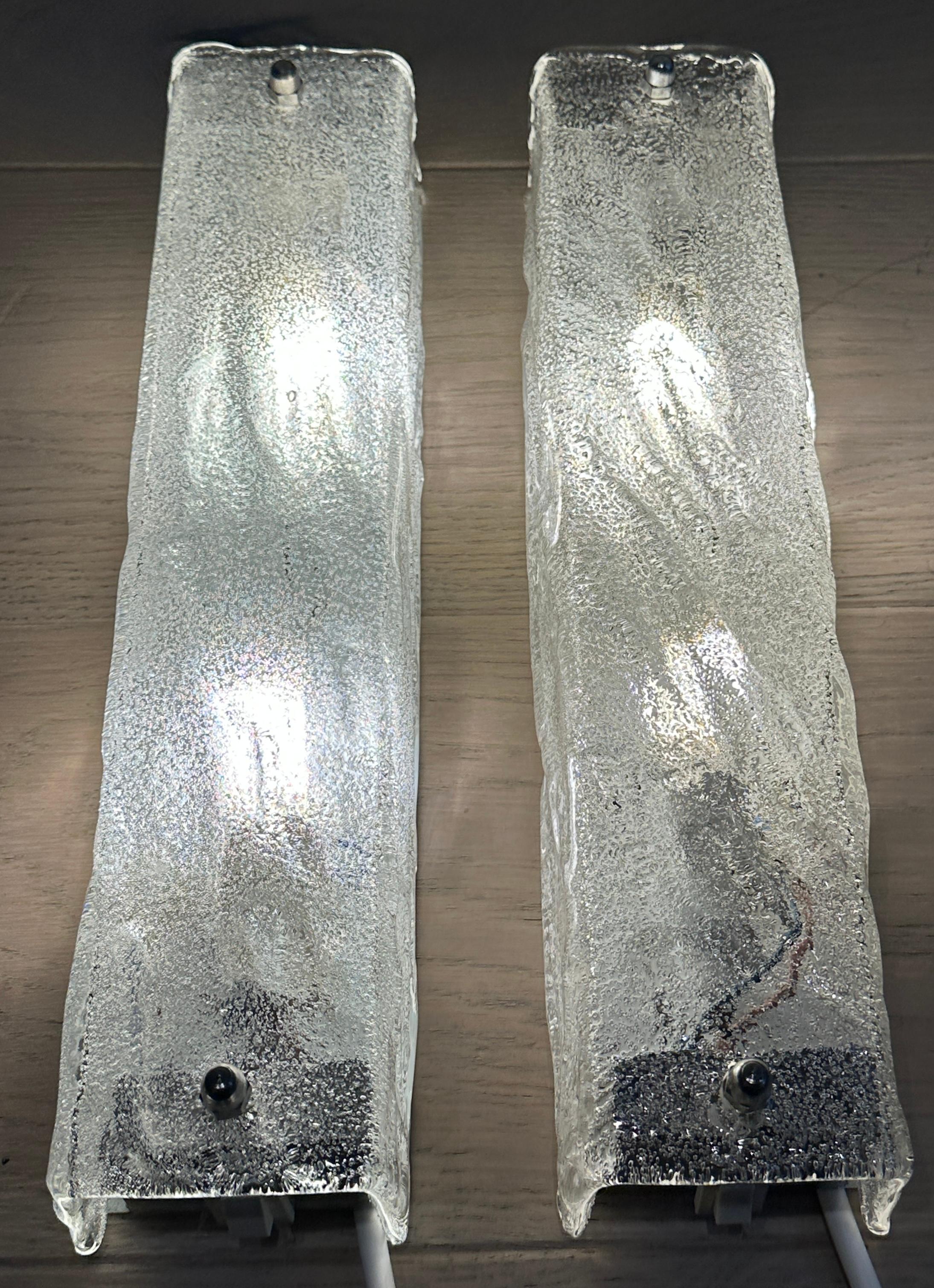 Pareja de apliques alemanes de cristal esmerilado Kaiser Leuchten de los años 70 en Bueno estado para la venta en London, England