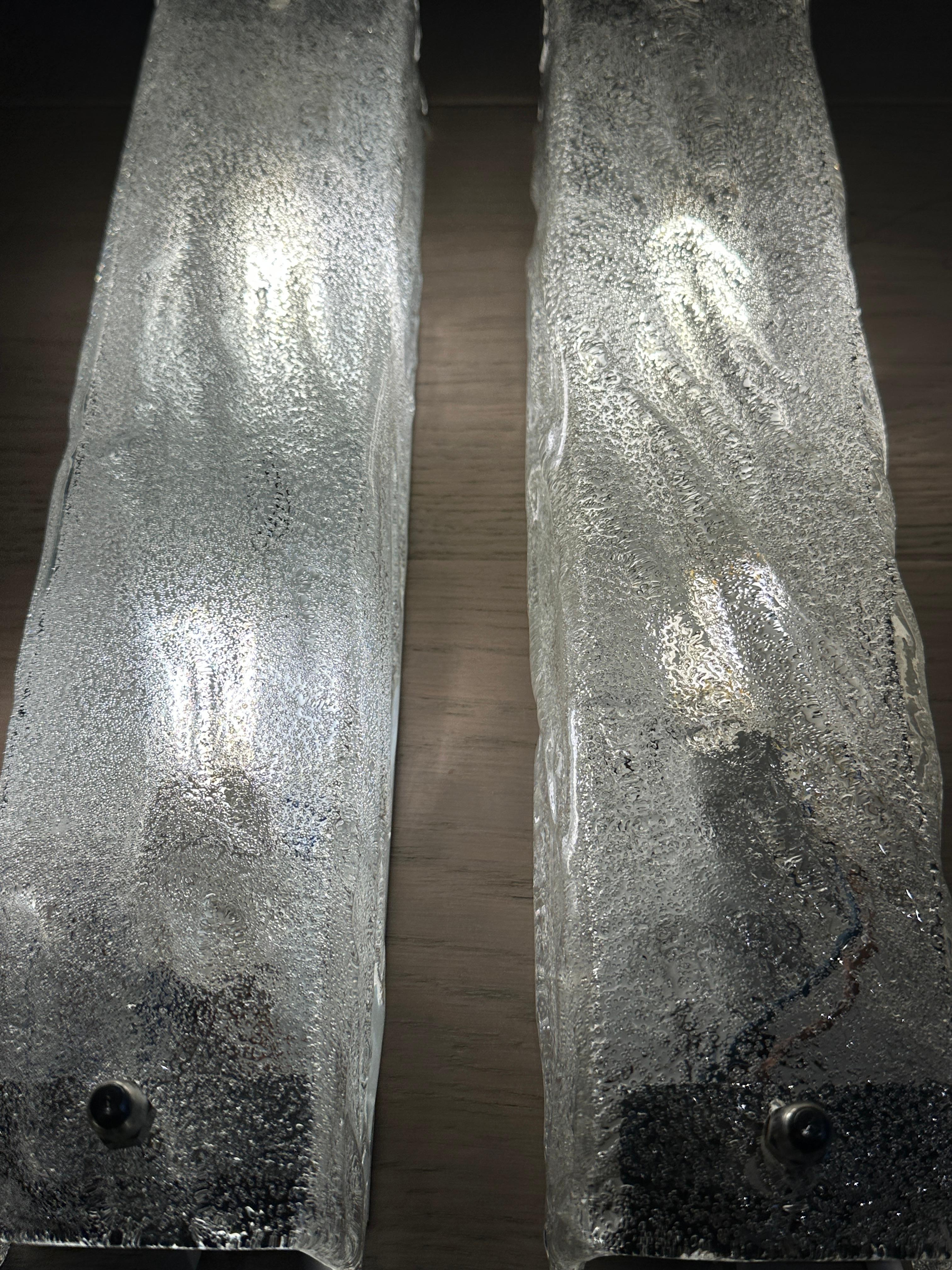 Pareja de apliques alemanes de cristal esmerilado Kaiser Leuchten de los años 70 Metal en venta