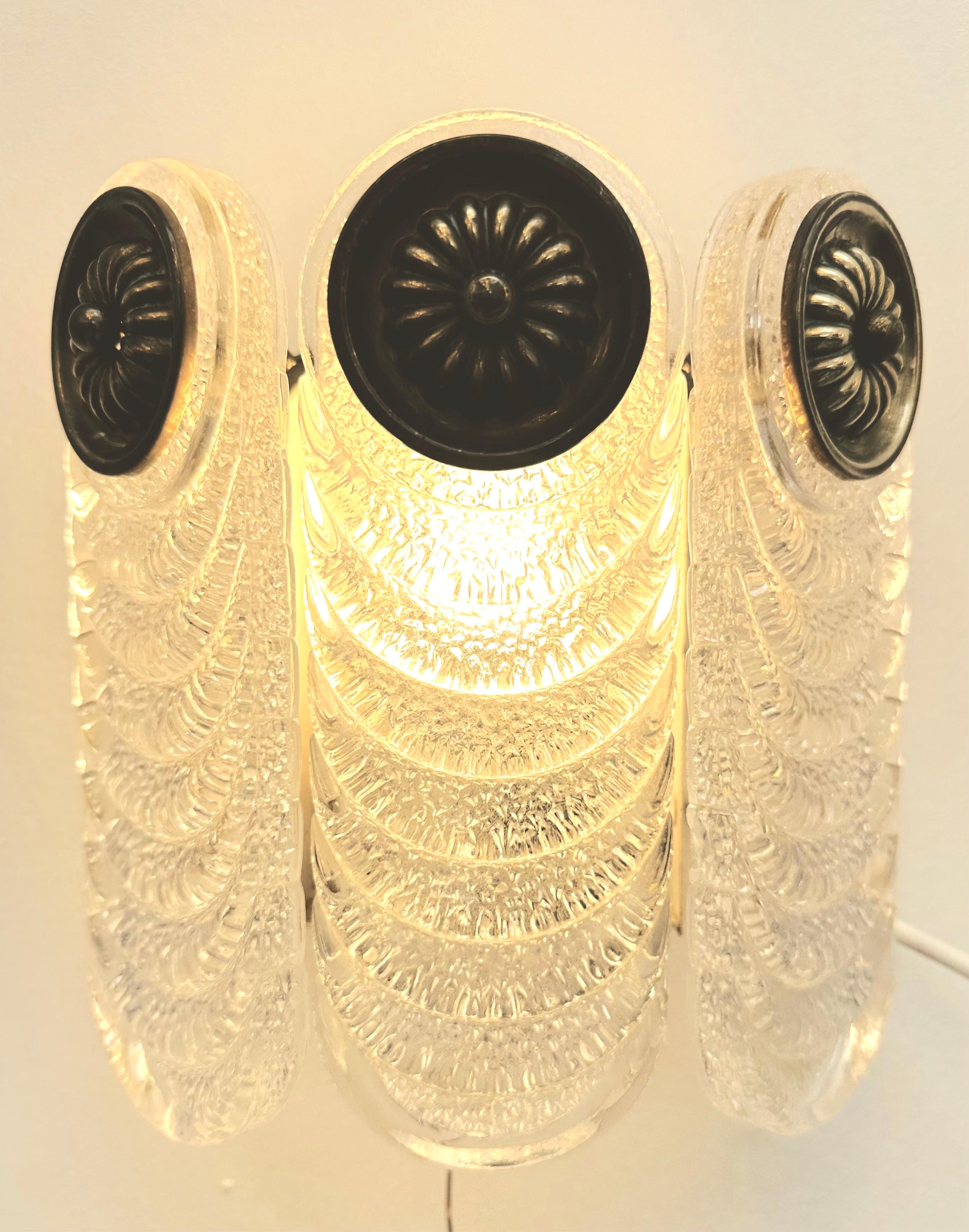 XX secolo Coppia di applique o lampade da parete in vetro di Murano e ottone Kaiser Leuchten degli anni '70 in vendita