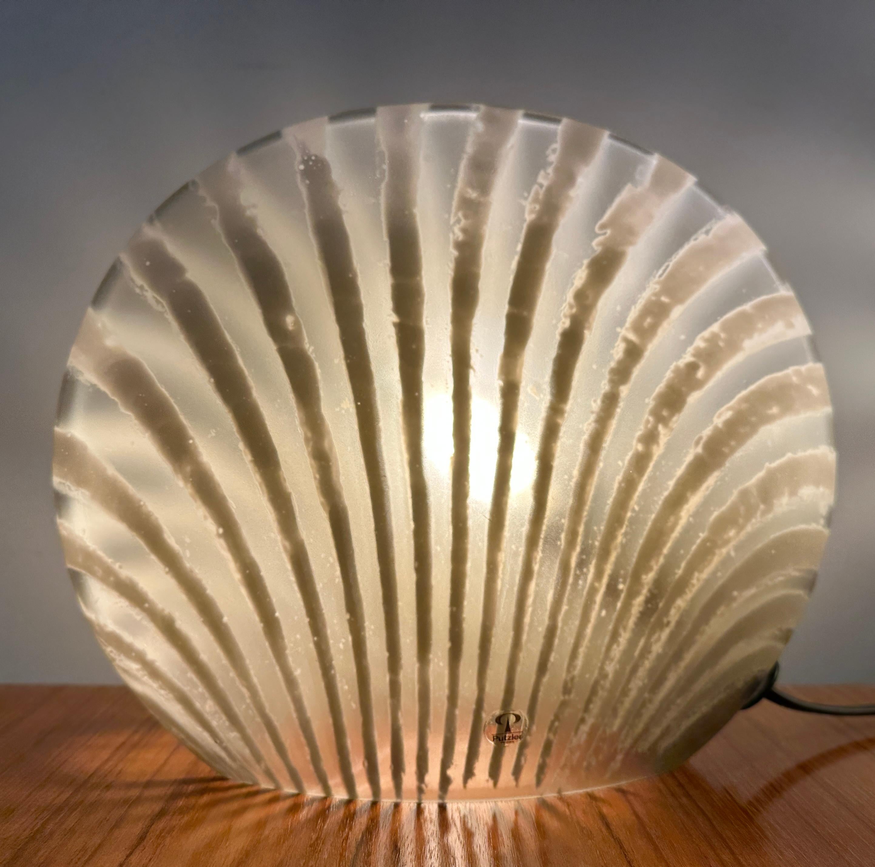 Verre brun Paire de lampes de table en verre teinté or 