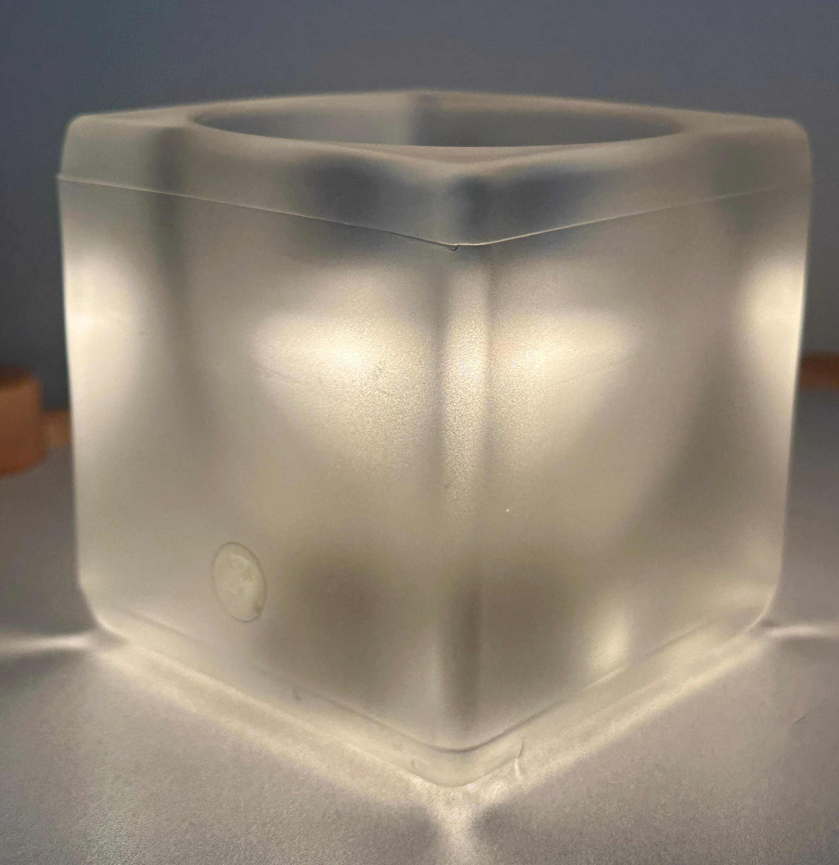Verre Paire de lampes de table en verre cubique dépoli diffus des années 1970 de Peill & Putzler en vente