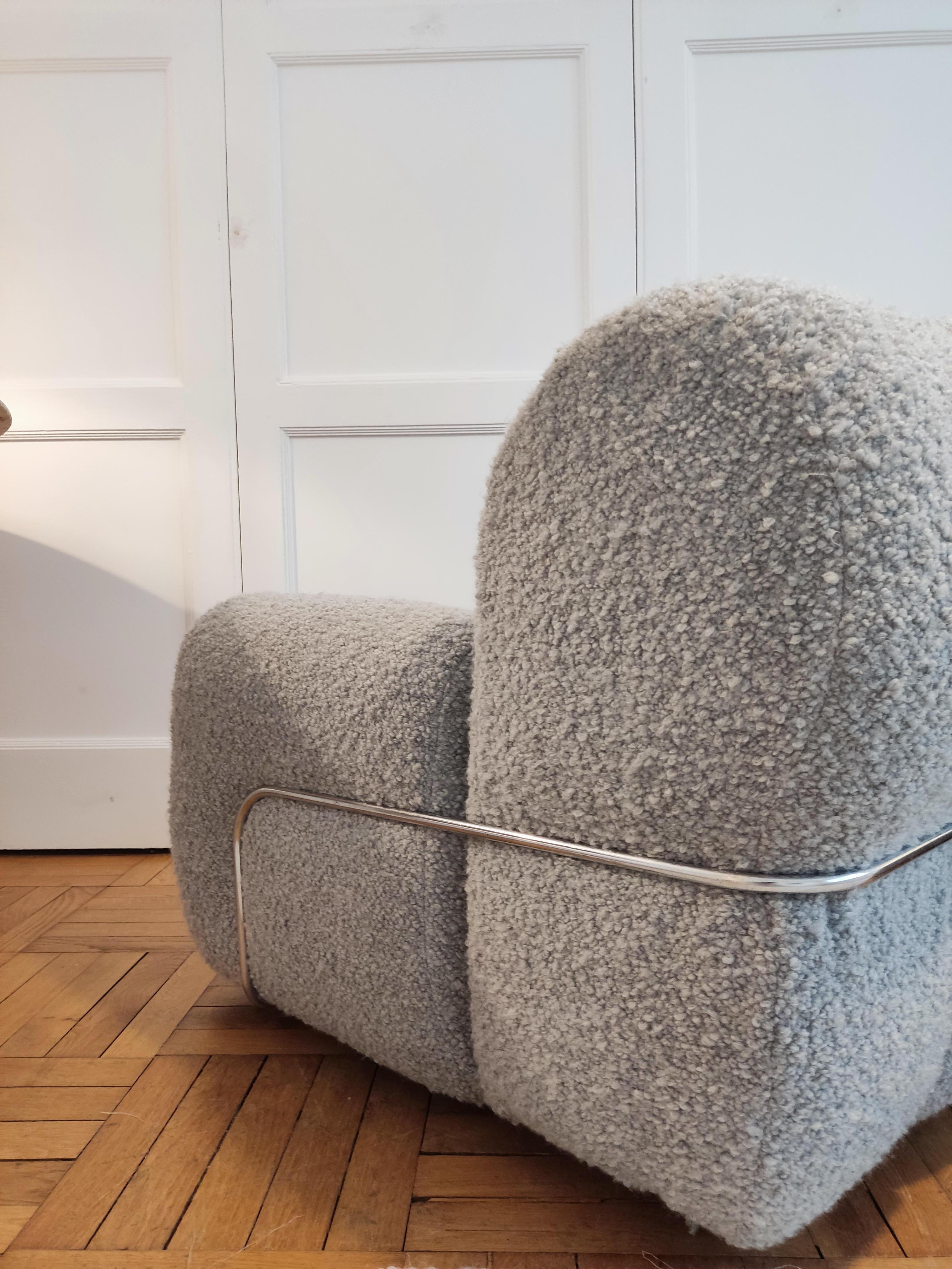 Pair of 1970's Grey Bouclé and Chrome Lounge Chairs - Italy 1970's In Good Condition For Sale In New York, NY