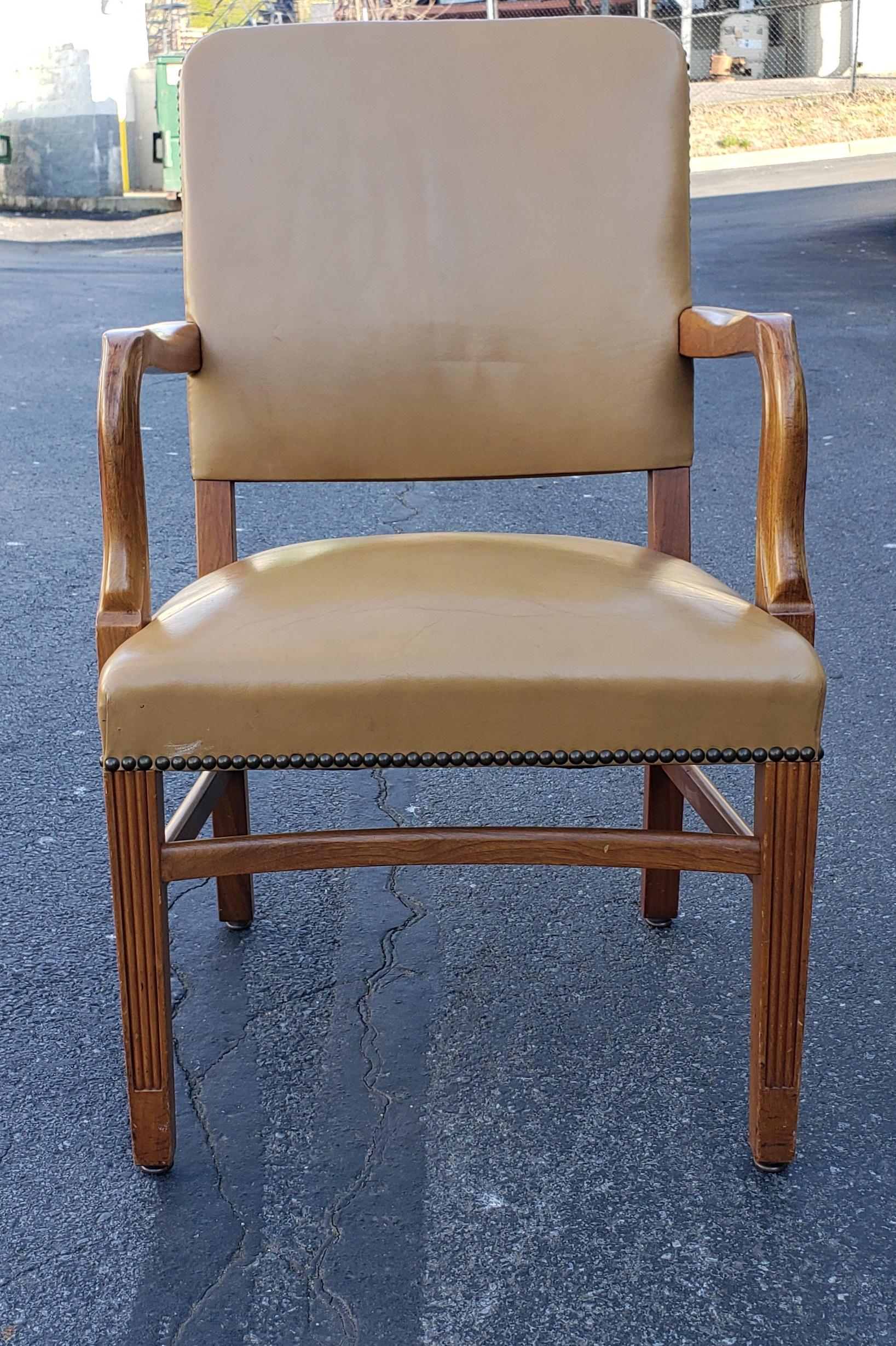 Mid-Century Modern Pair of 1970s Gunlocke Fruitwood and Leather Armchairs For Sale