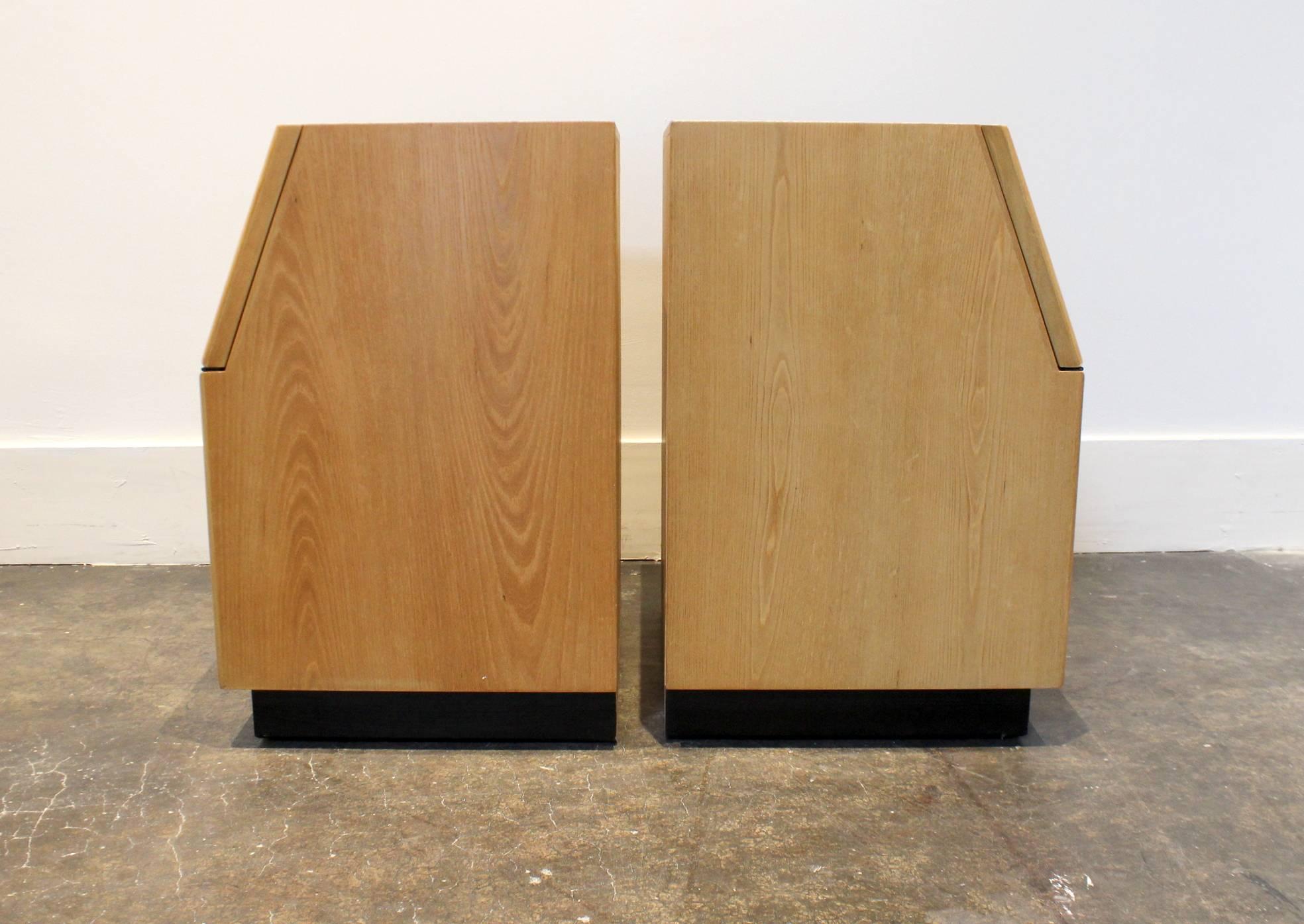 Pair of 1970s Henredon Scene Two Modern Nightstands after Milo Baughman In Good Condition For Sale In Dallas, TX