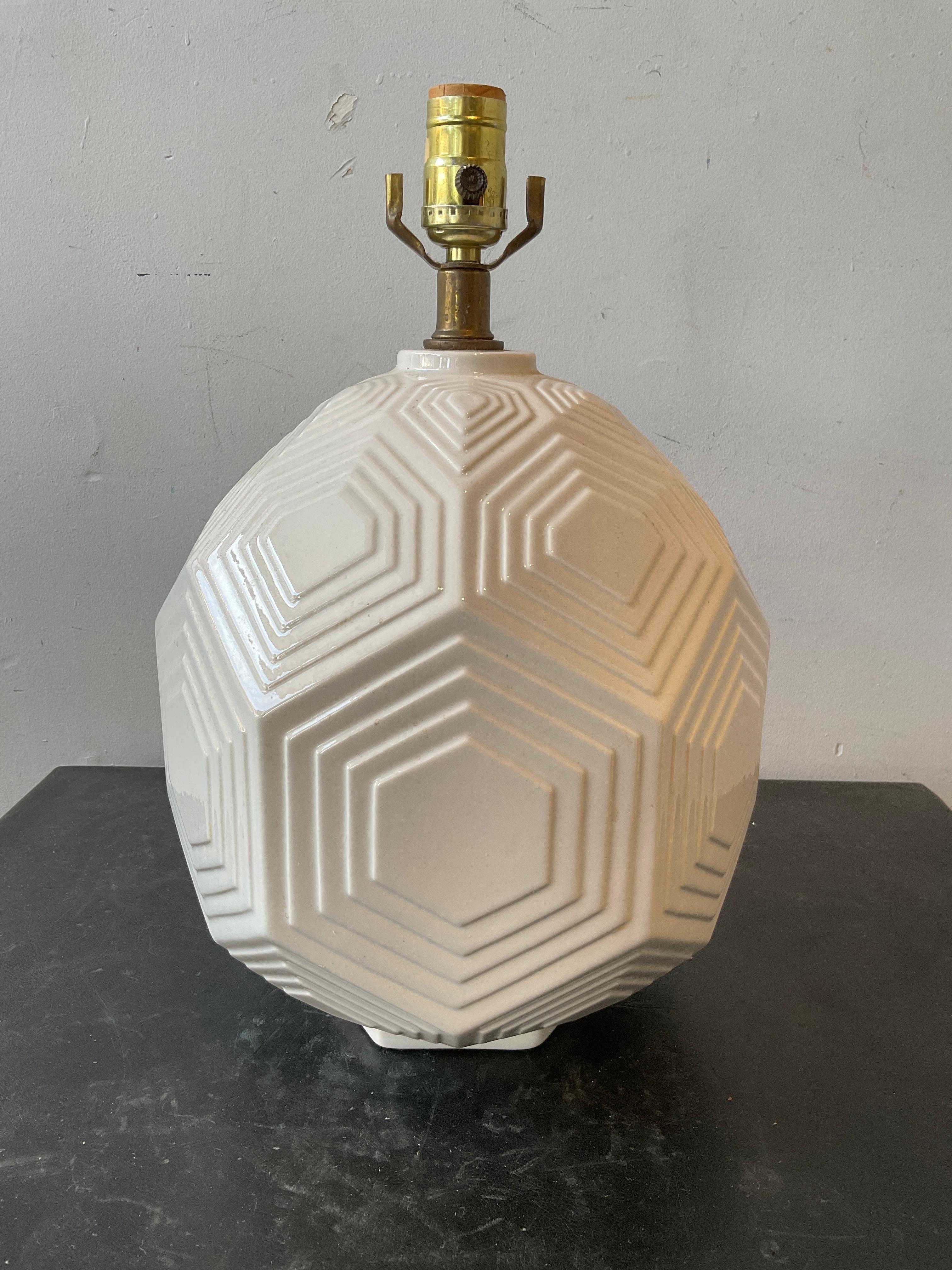 Late 20th Century Pair of 1970s Hexagonal White Ceramic Lamps For Sale