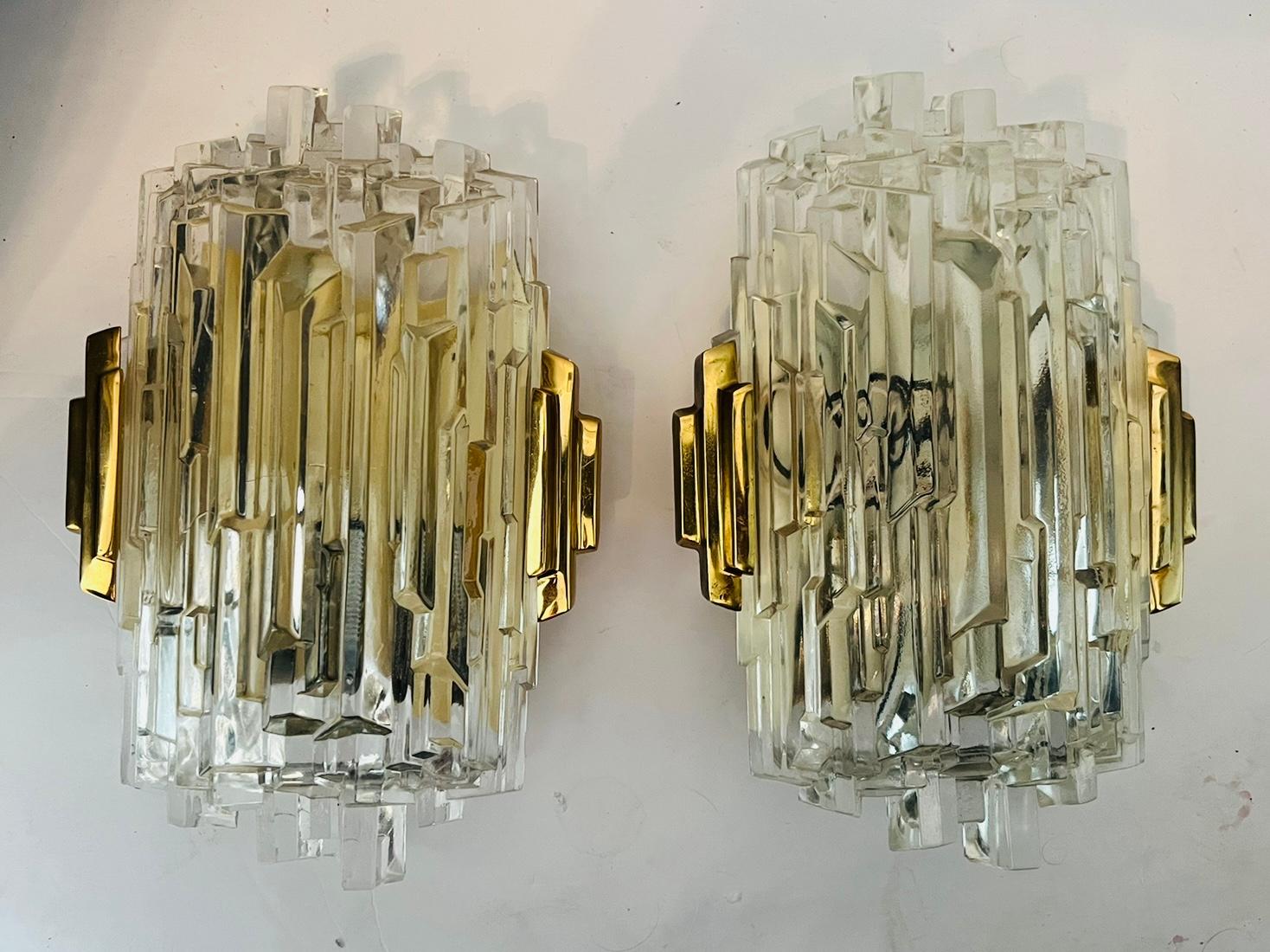 Paire de lampes murales Hillebrand Ice Crystal mi-siècle des années 1970 Excellent état - En vente à New York, NY