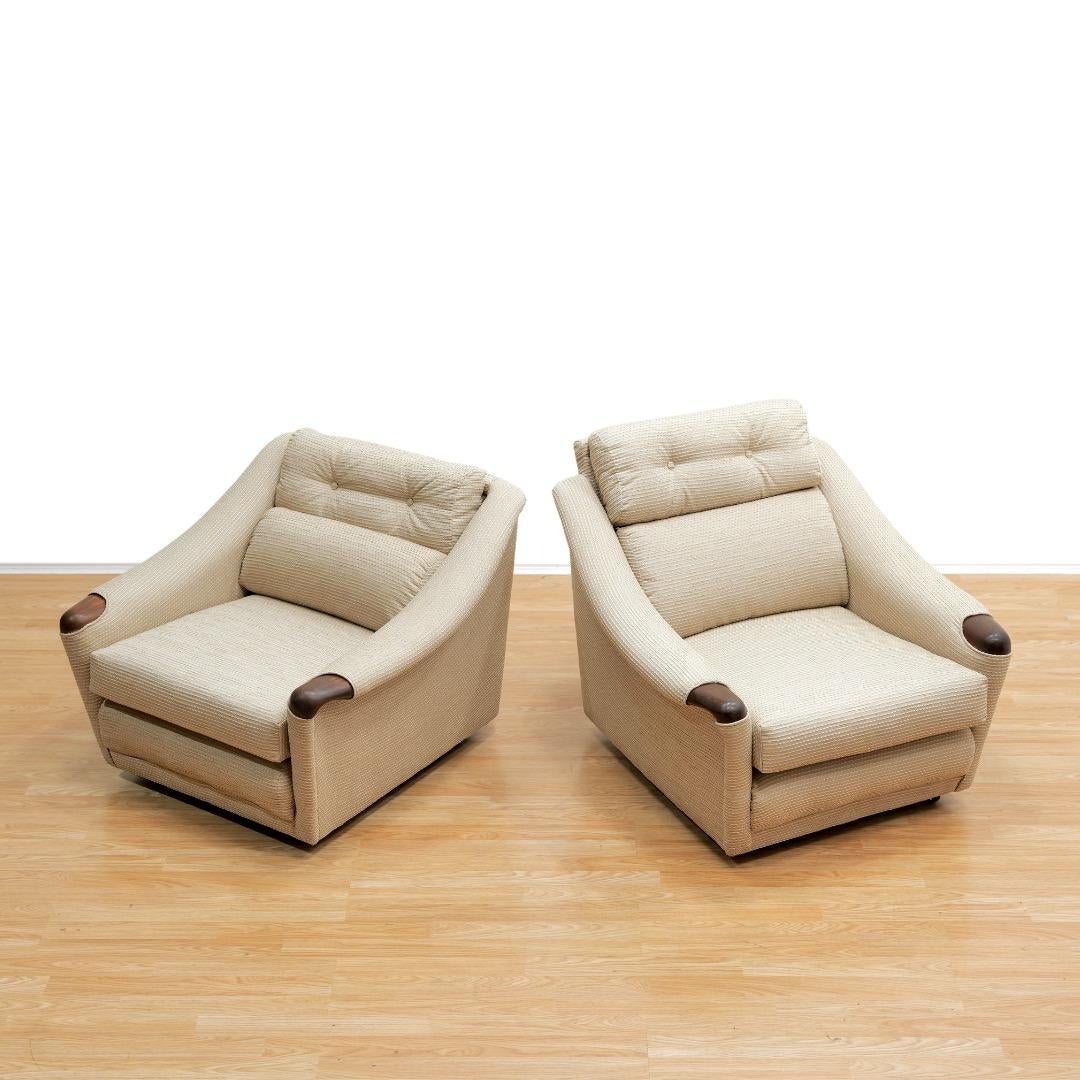 Tessuto Coppia di sedie da salotto per lui e per lei degli anni '70 di G-Plan in vendita
