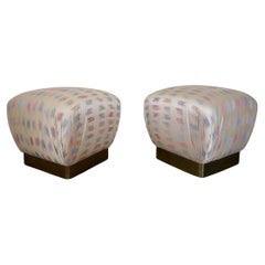 Paire de poufs Marge Carson de style Hollywood Regency des années 1970