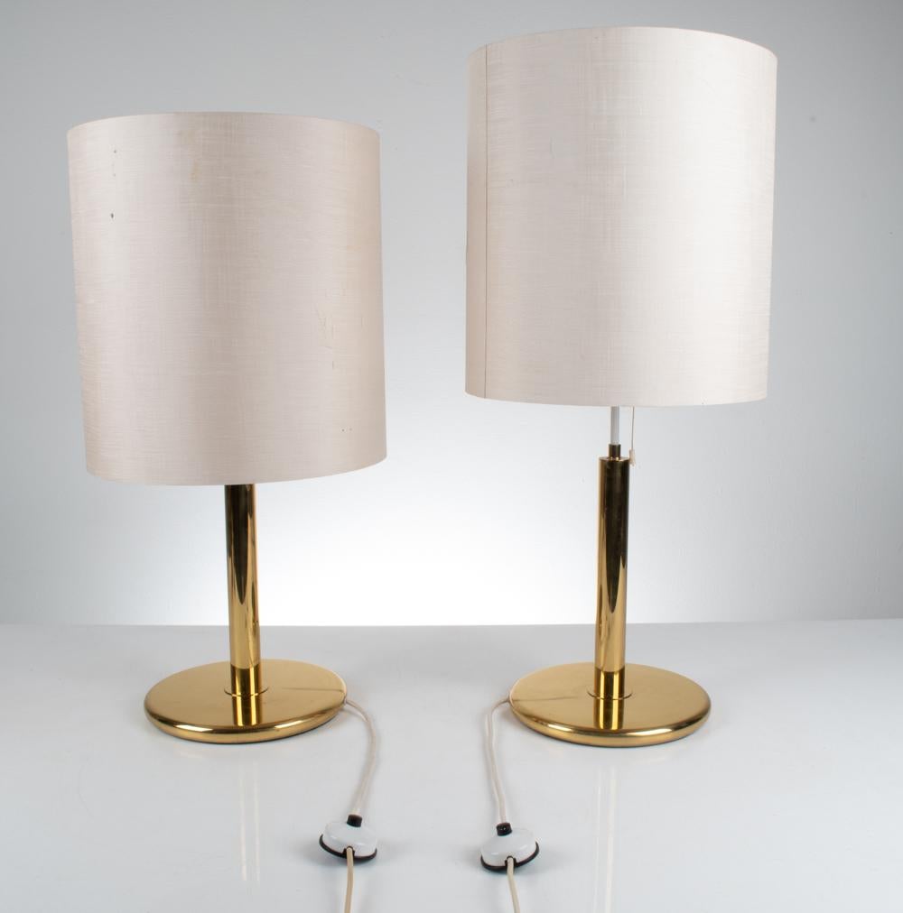 20th Century Pair of 1970's Hollywood Regency Revival Adjustable-Height Brass Table Lamps For Sale