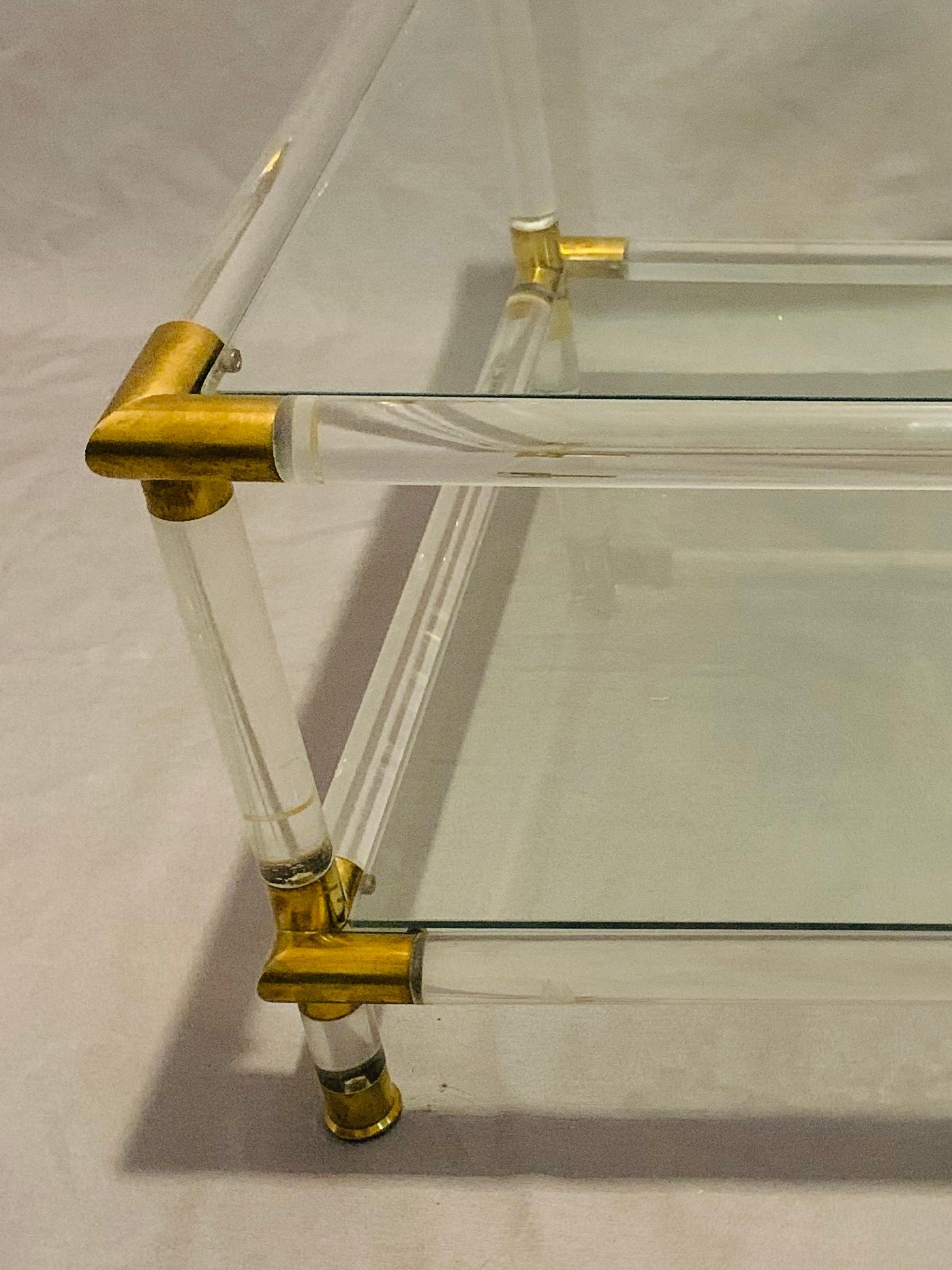 Paire de  1970s Italian Acrylic/Lucite, Glass & Brass Side or Coffee Tables en vente 3