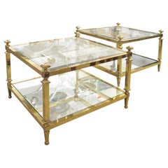 Paire de tables d'appoint italiennes des années 1970 en laiton et verre à deux niveaux avec étagères en miroir