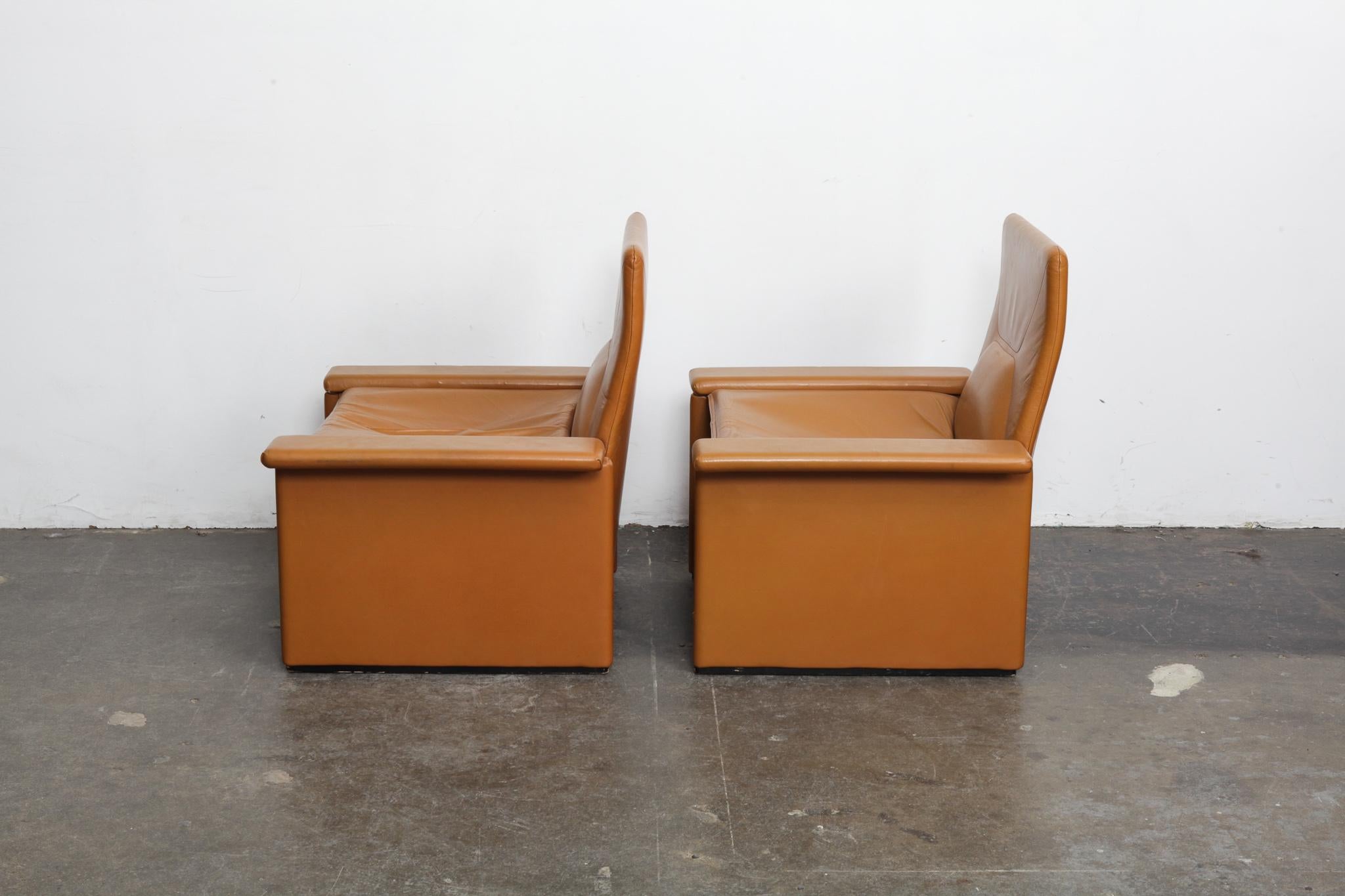 Pair of 1970s Italian Cognac Original Leather Modern Lounge Chairs In Good Condition For Sale In North Hollywood, CA
