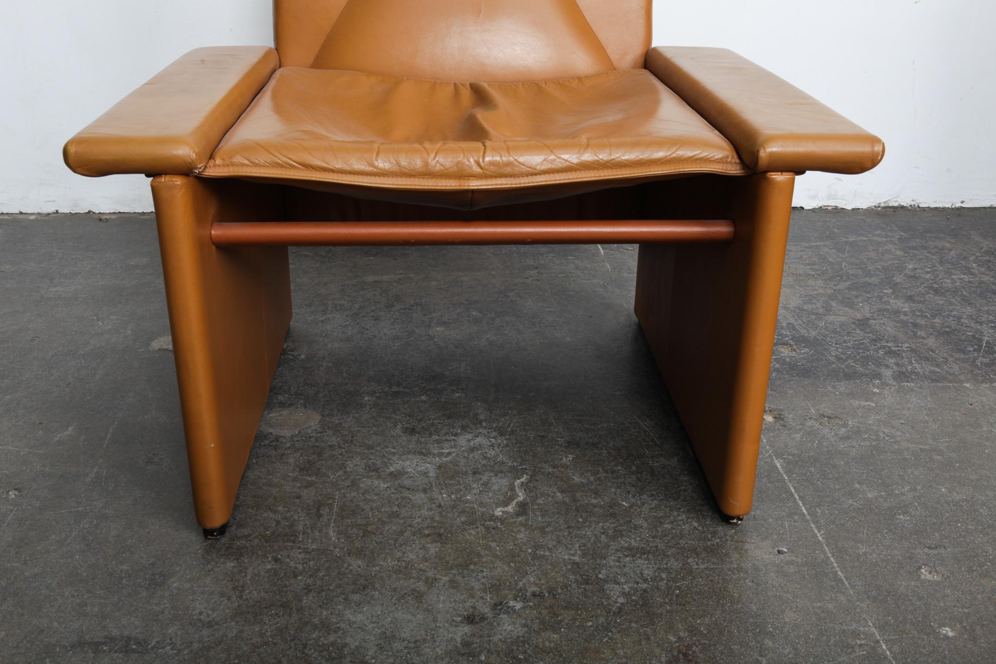 Pair of 1970s Italian Cognac Original Leather Modern Lounge Chairs For Sale 3