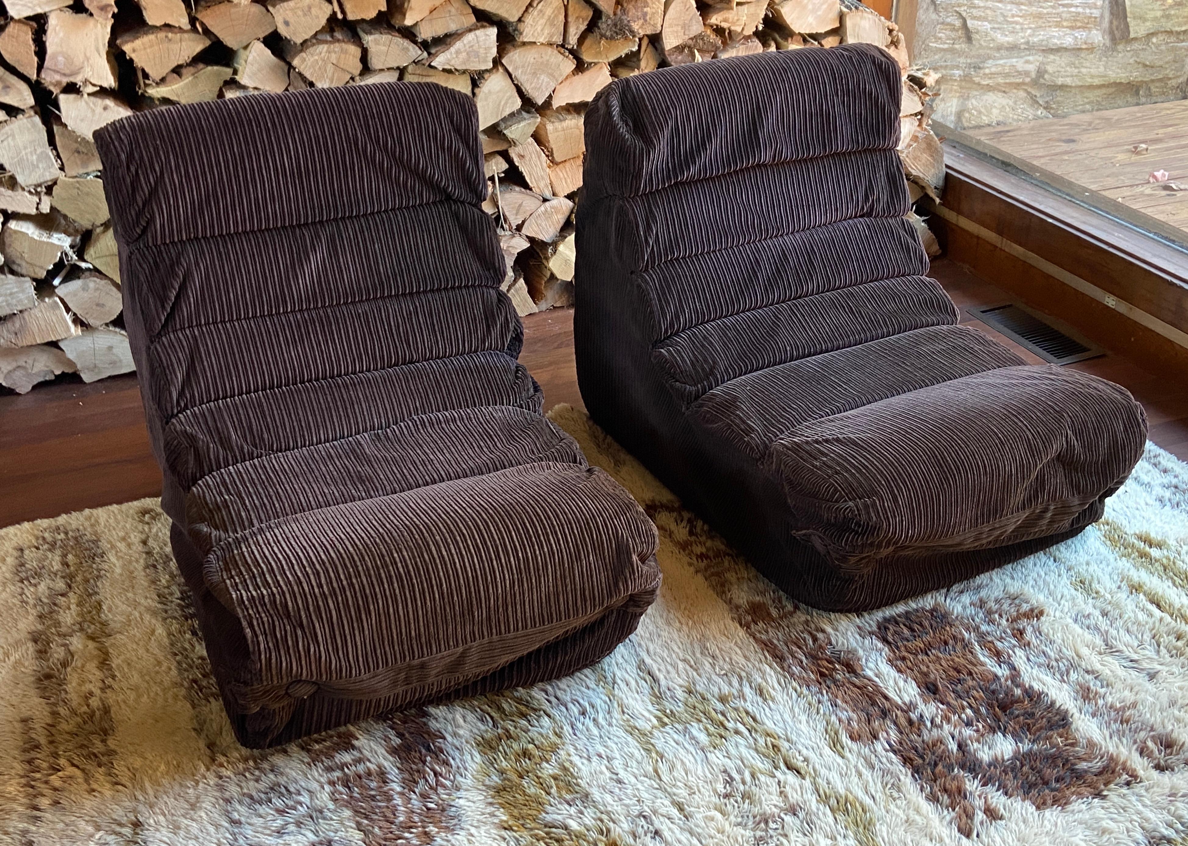 Pair of 1970's Italian corduroy modular lounge chairs - sectional sofa - 2 sets In Good Condition For Sale In Liberty, NY