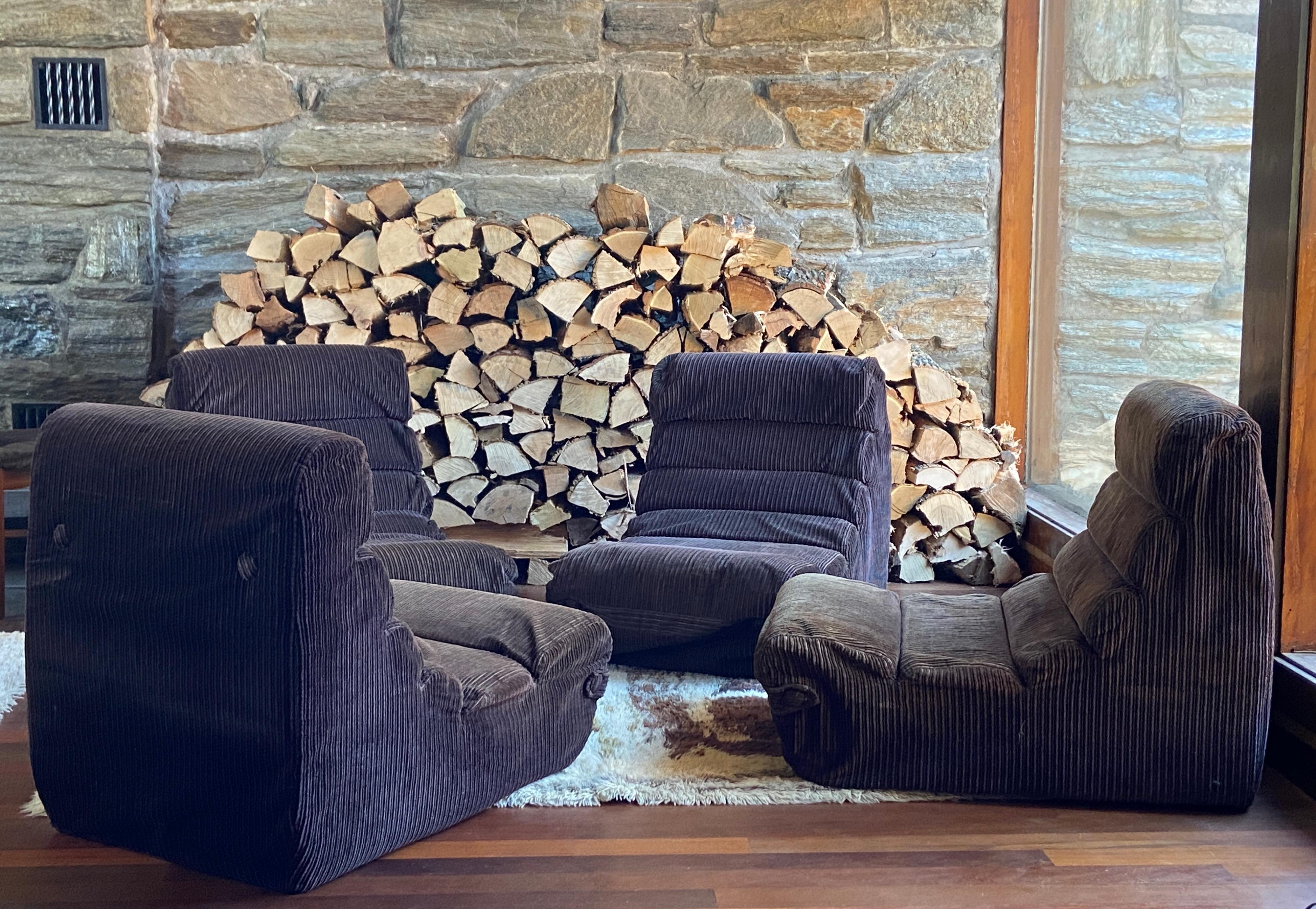 Pair of 1970's Italian corduroy modular lounge chairs - sectional sofa - 2 sets For Sale 3