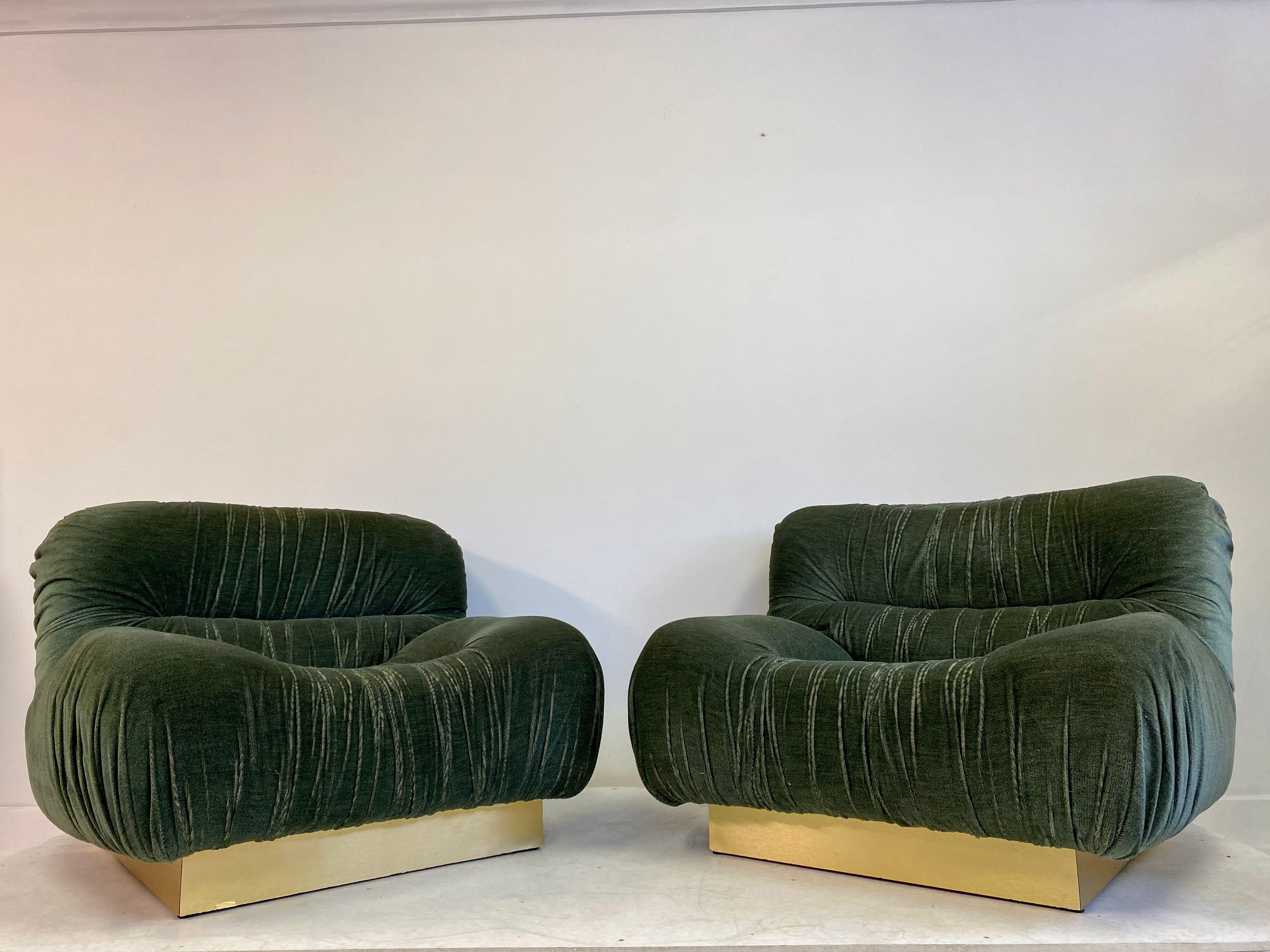 Hollywood Regency Pair of 1970s Italian Green Velvet and Brass Lounge Chairs