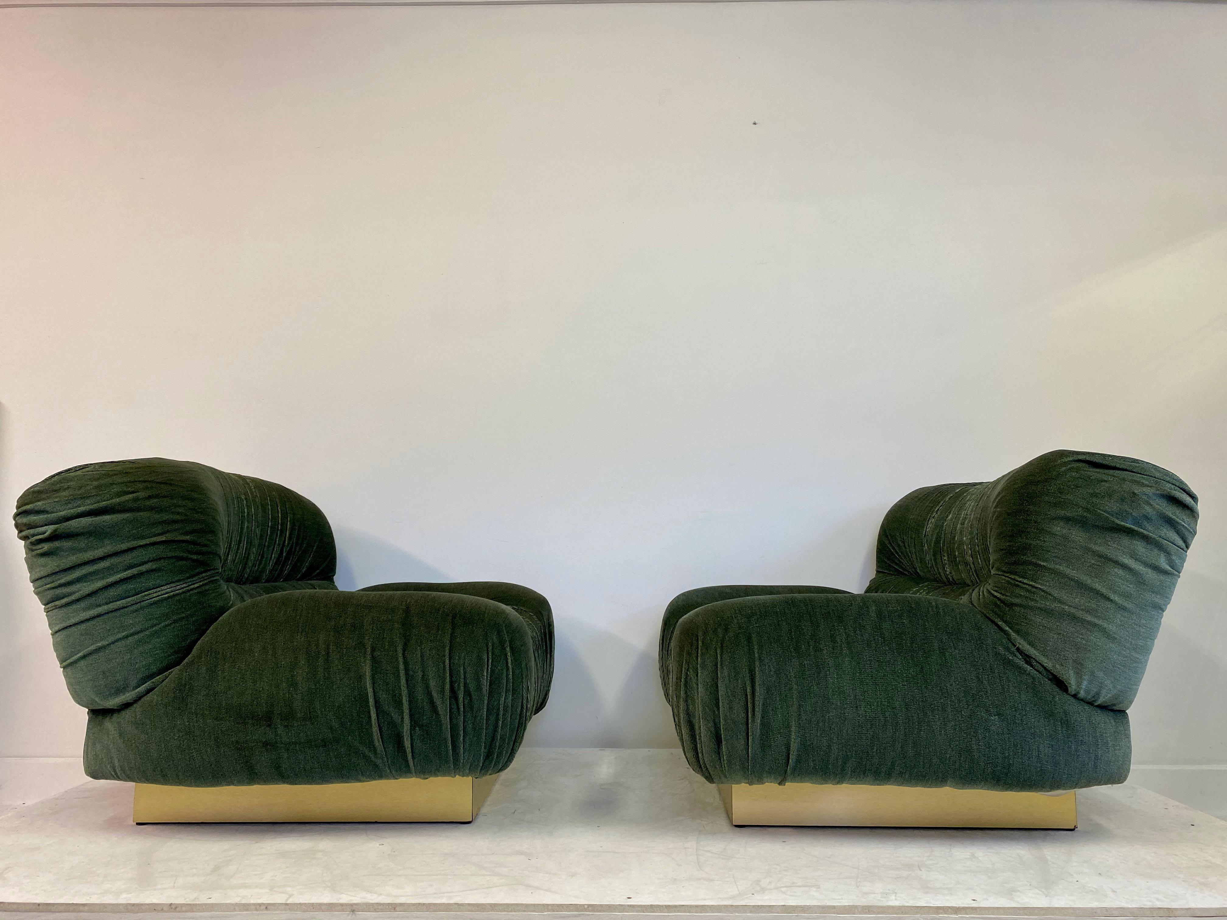 Pair of 1970s Italian Green Velvet and Brass Lounge Chairs In Fair Condition In London, London