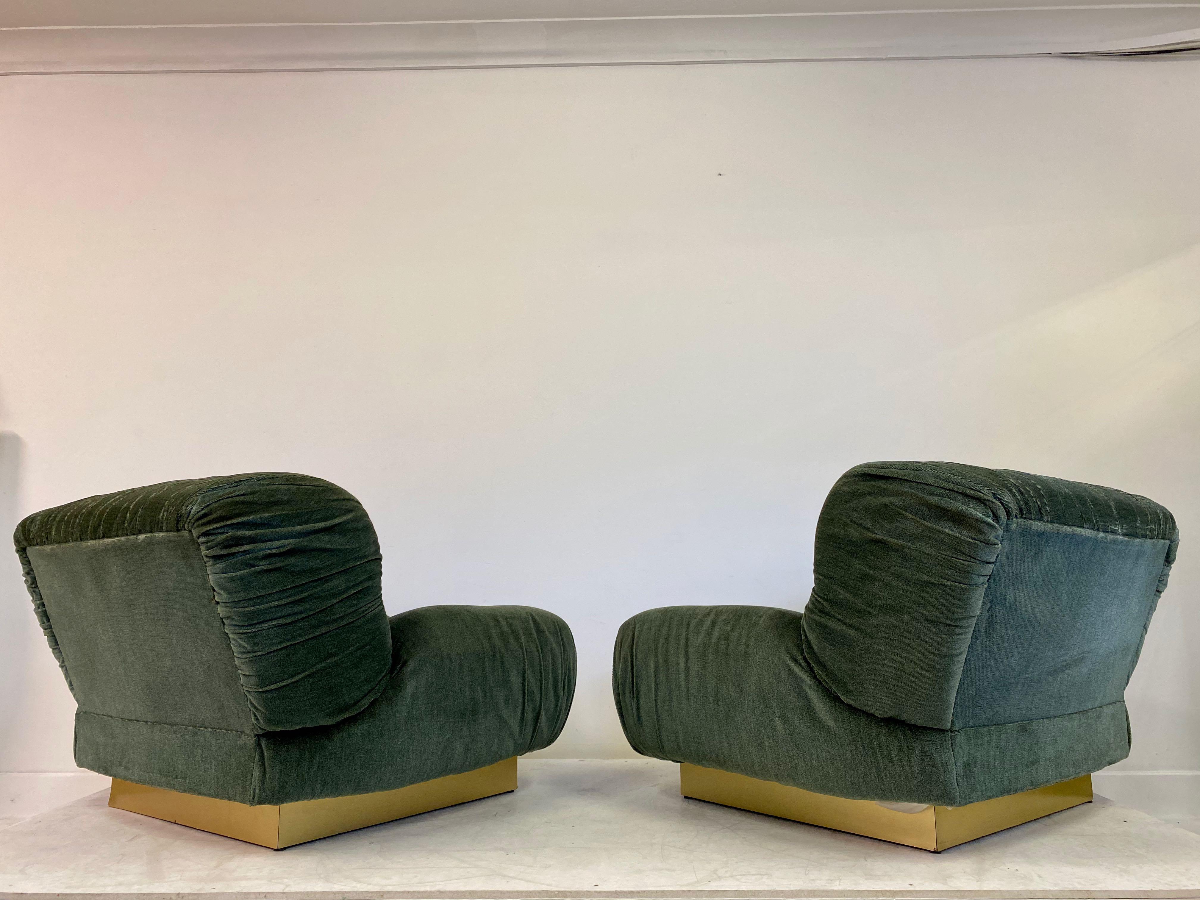 20th Century Pair of 1970s Italian Green Velvet and Brass Lounge Chairs