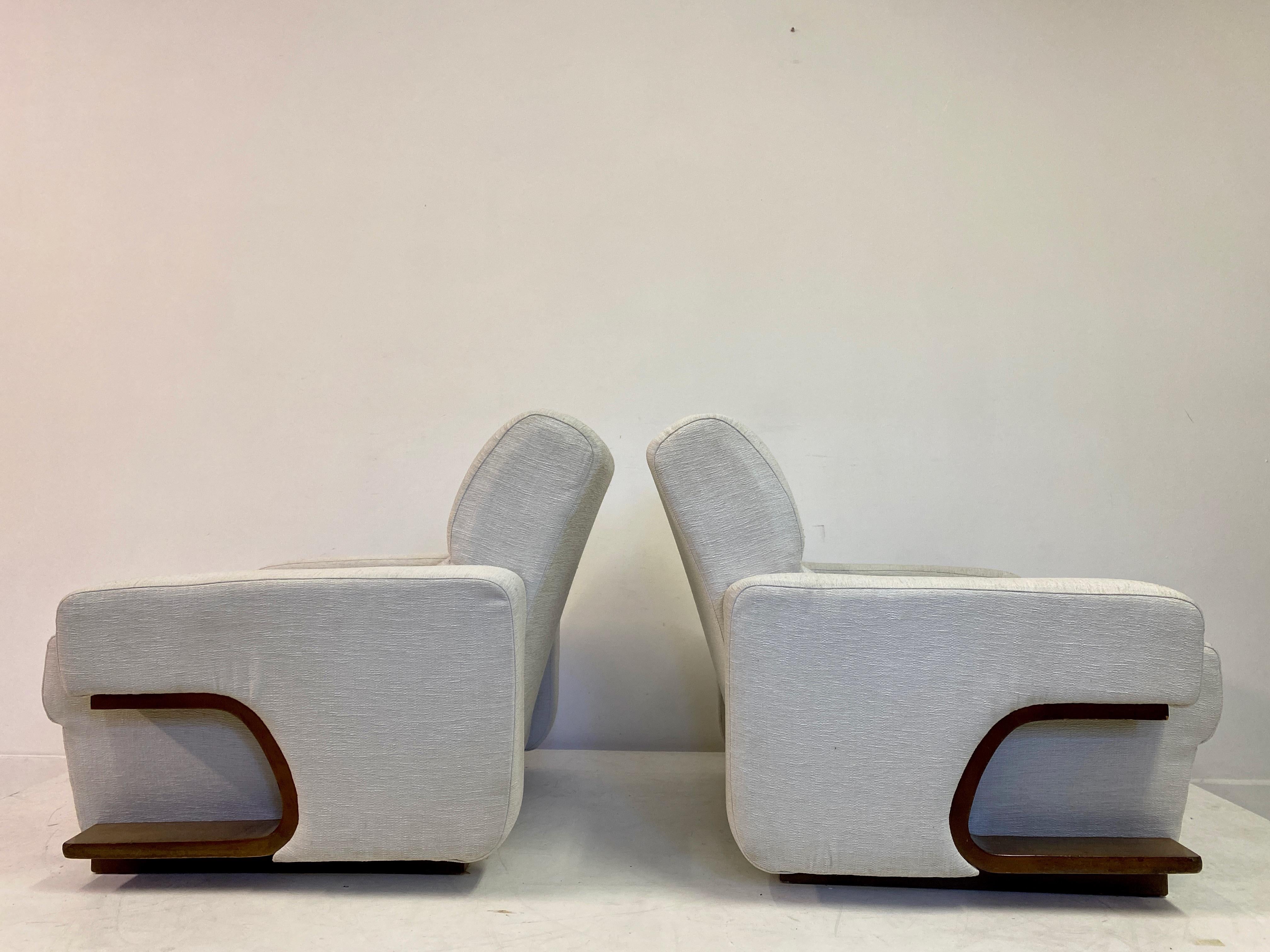 Pair of 1970s Italian Lounge Chairs For Sale 5