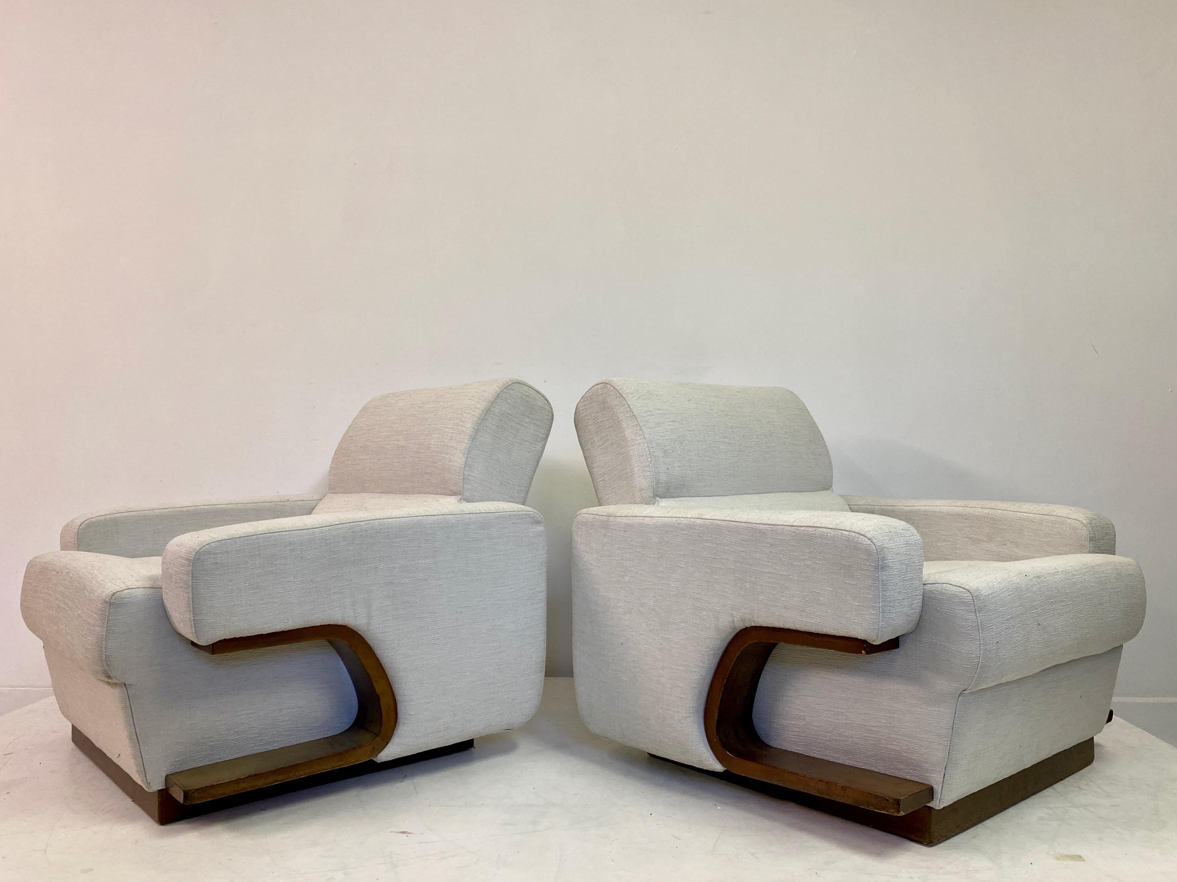 Pair of 1970s Italian Lounge Chairs For Sale 7