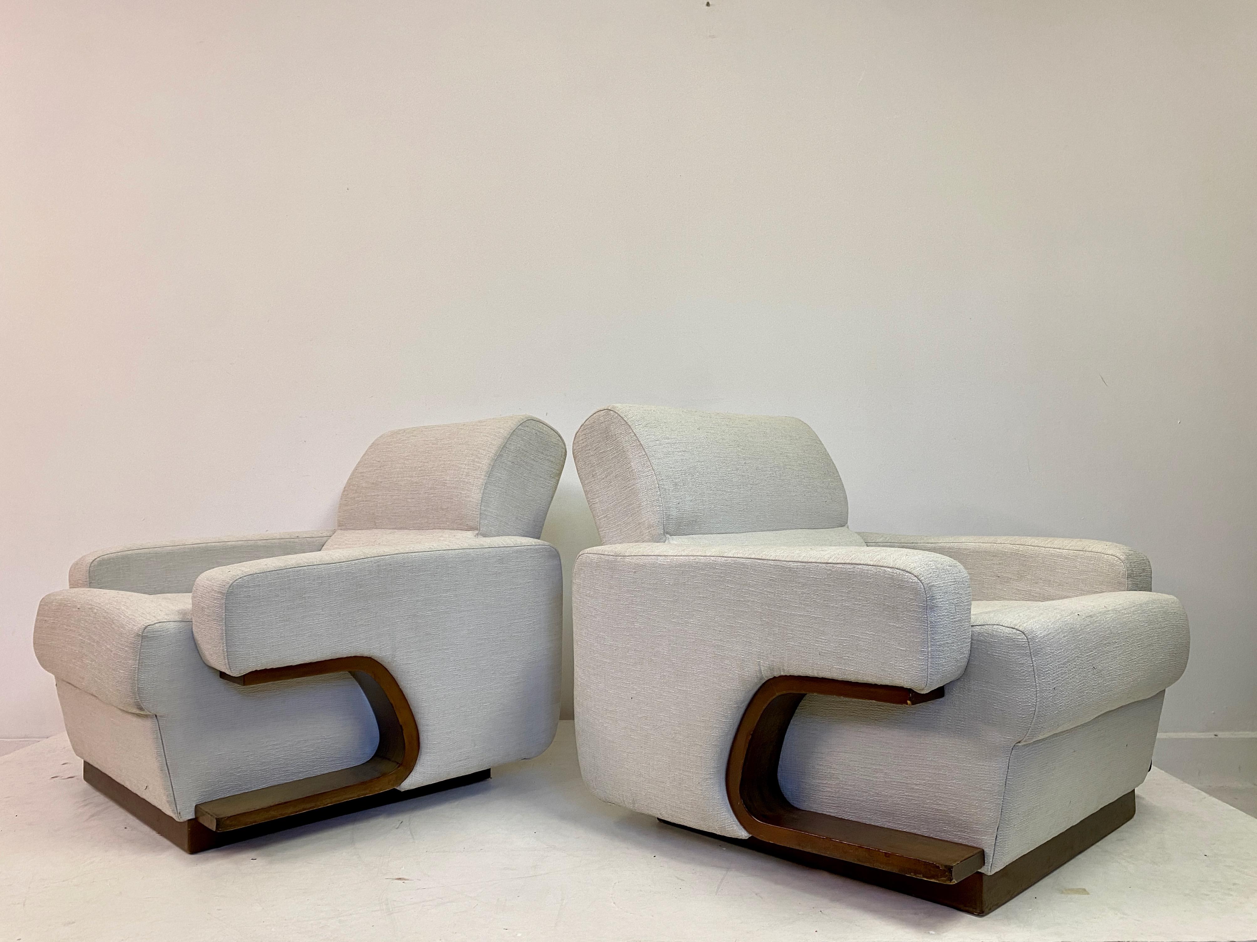 Pair of 1970s Italian Lounge Chairs For Sale 10